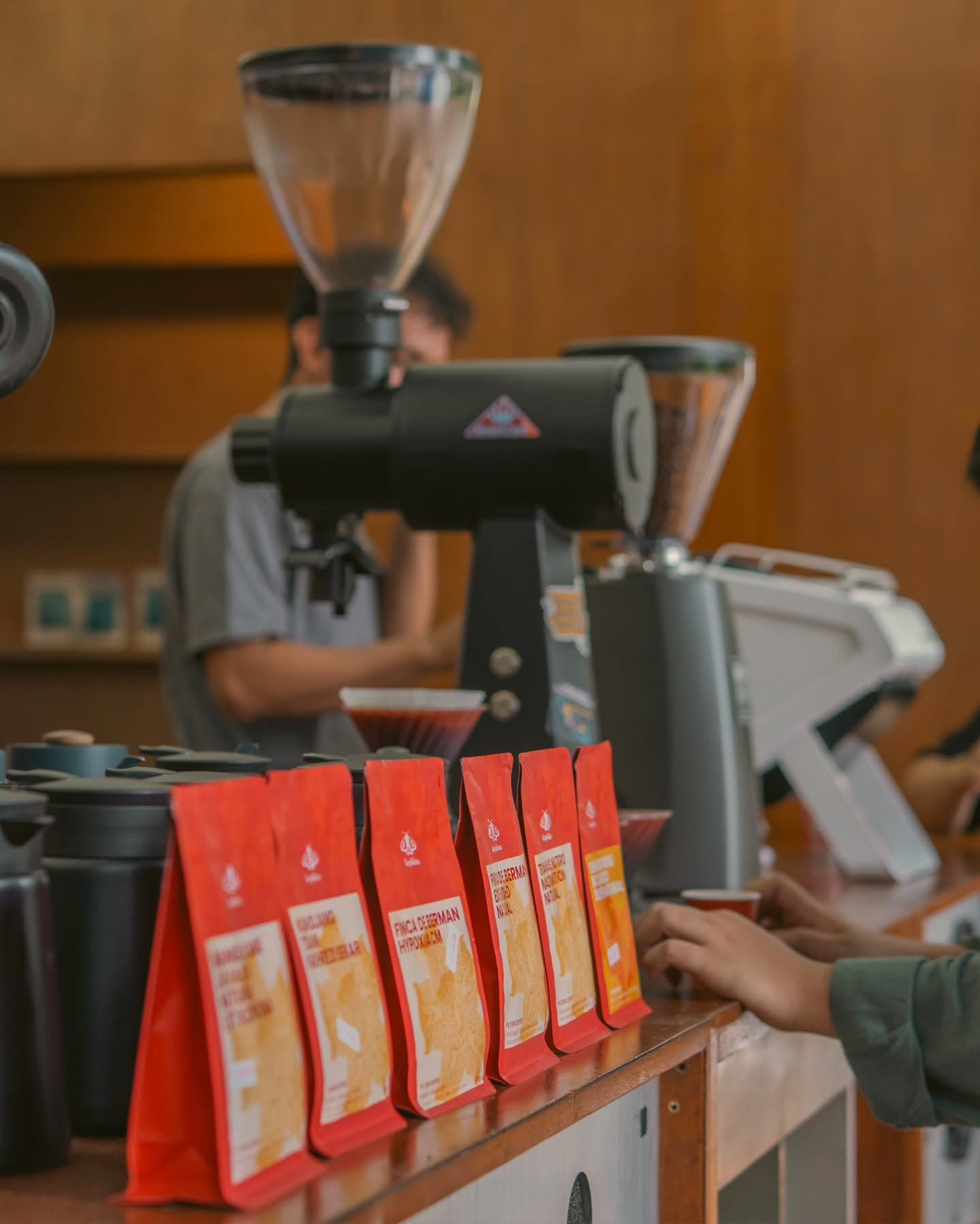 致所有咖啡老饕：雅加达这家店，是天堂也是“毒气室” 2