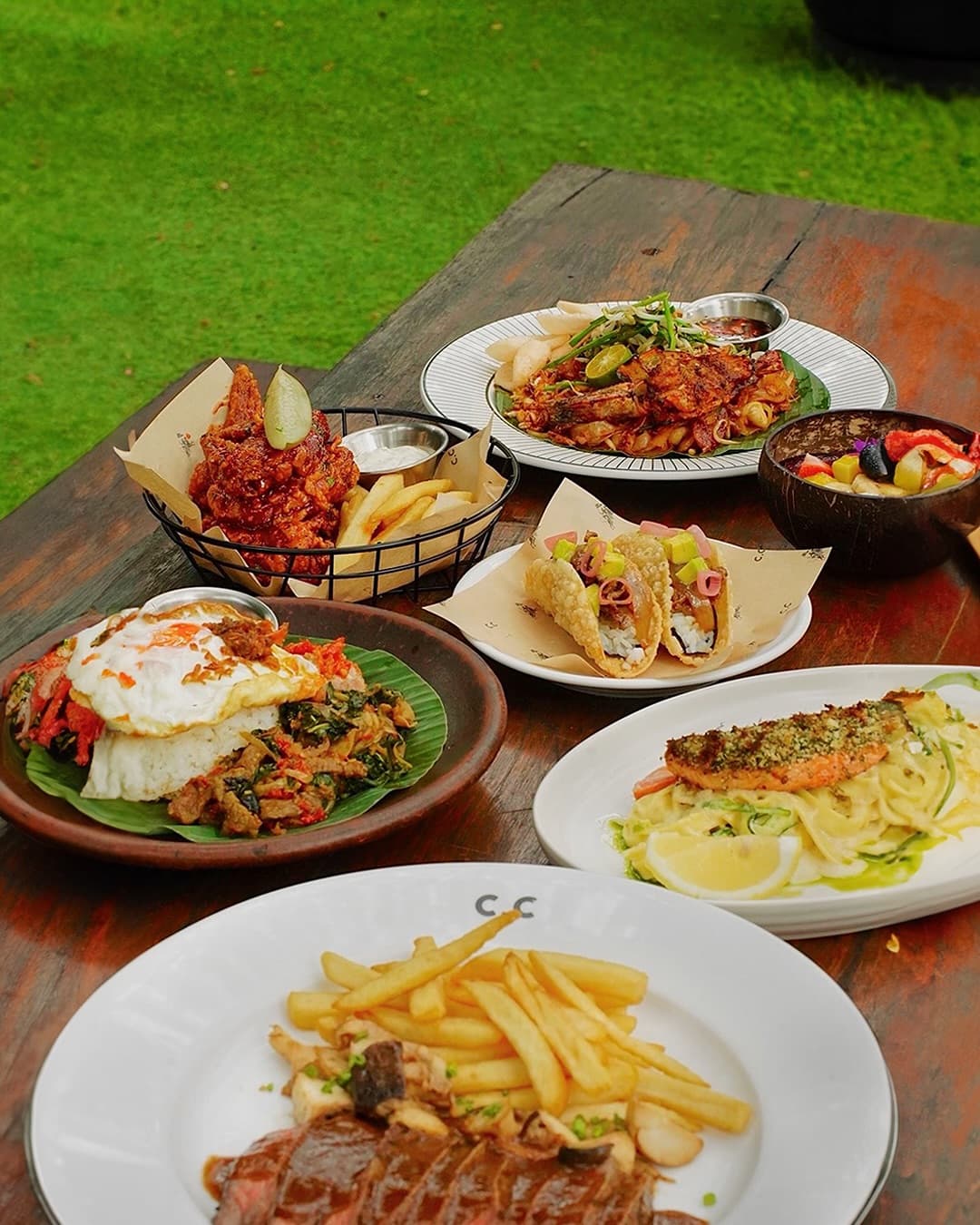 Jangan cuma liat fotonya! Spot nongkrong 'Little Bali' di Jakarta ini, mending baca dulu deh sebelum reservasi.