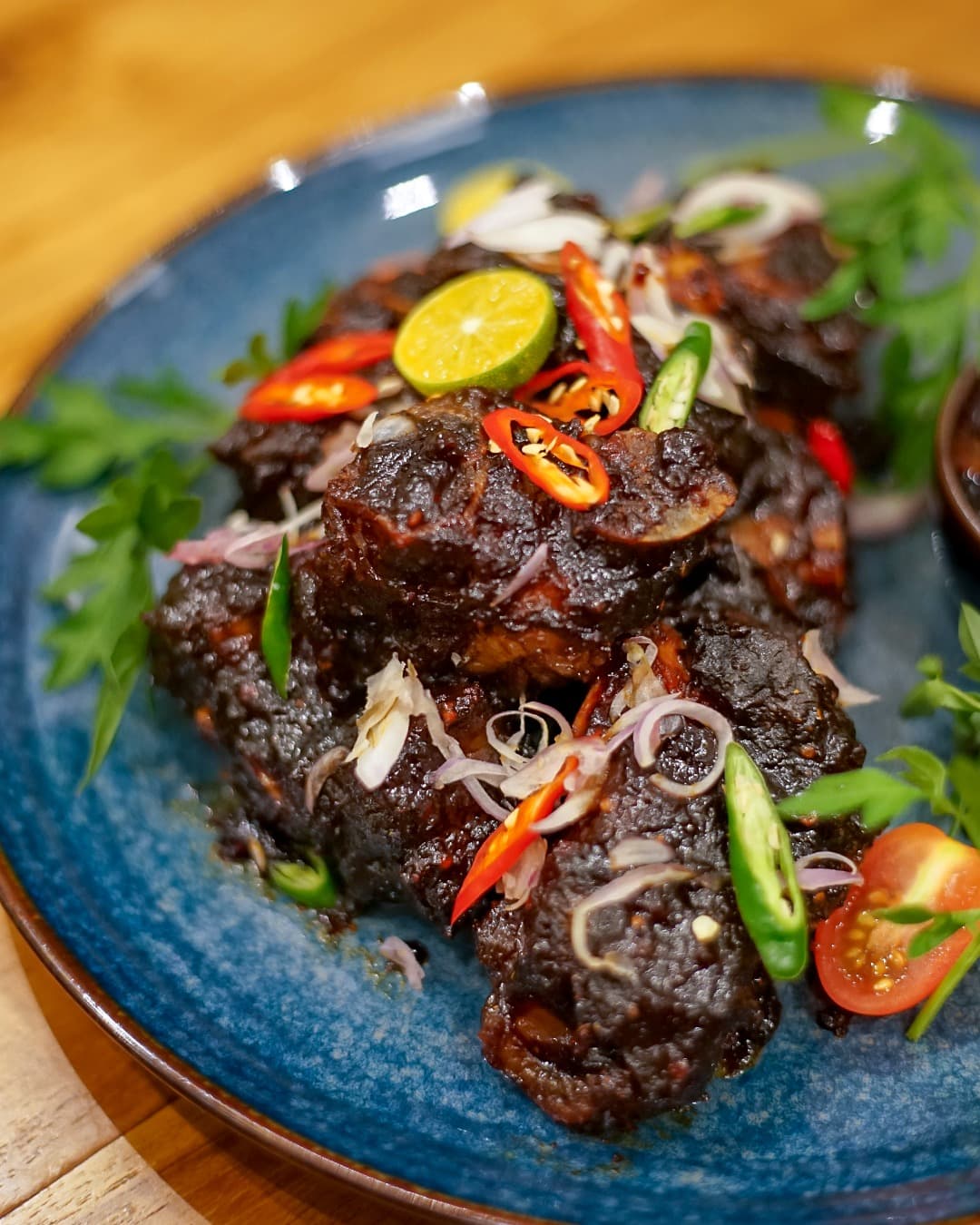 环境满分，口味和服务却一言难尽？雅加达这家网红印尼菜我先排个雷