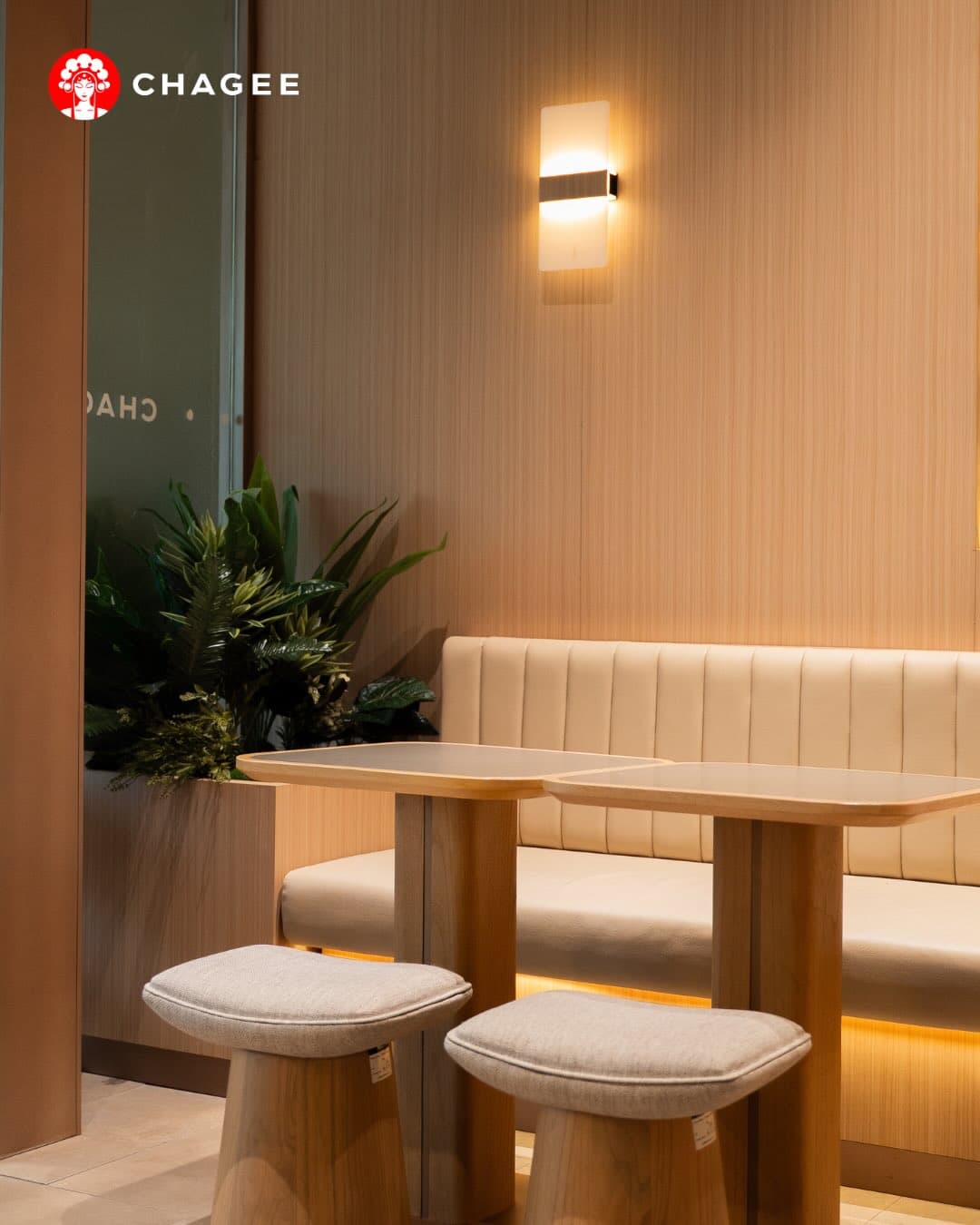 Waited 3 hours for the viral CHAGEE in Jakarta… Now I get the hype. 7