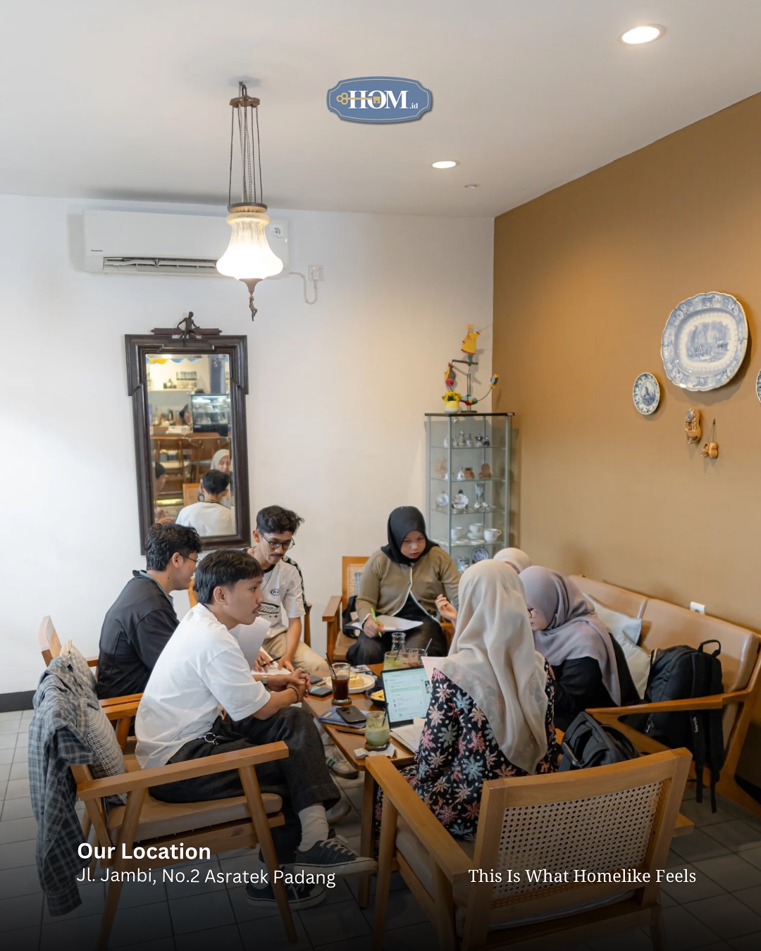 Kaum introvert & WFC, merapat! 'Rumah' di komplek Padang ini super chill, saking tenangnya bisa denger detak jantung. 2