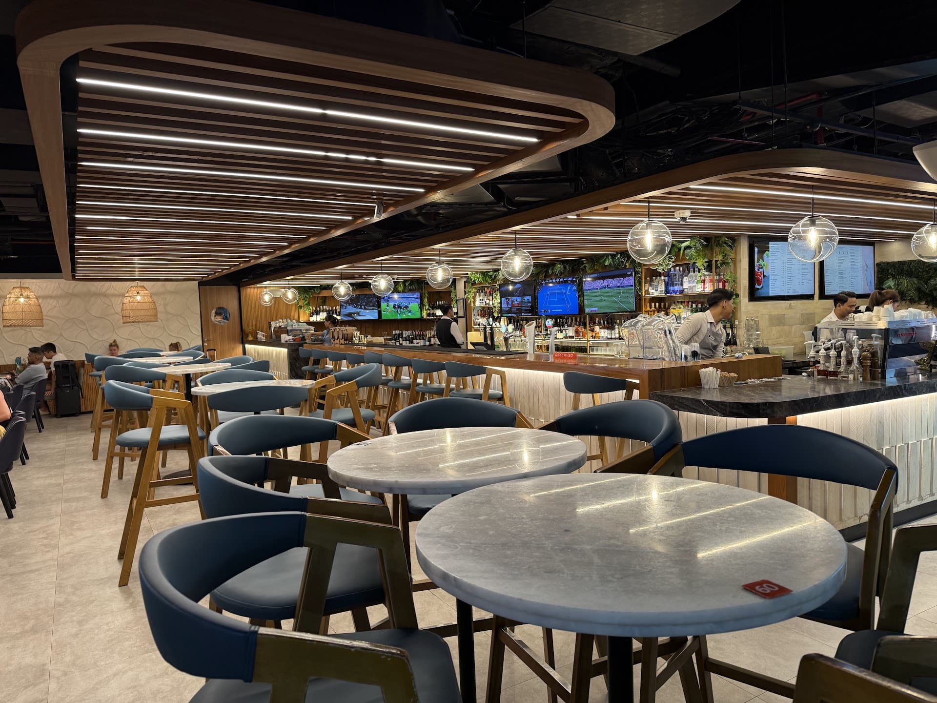 Wolfgang Puck Kitchen + Bar 4