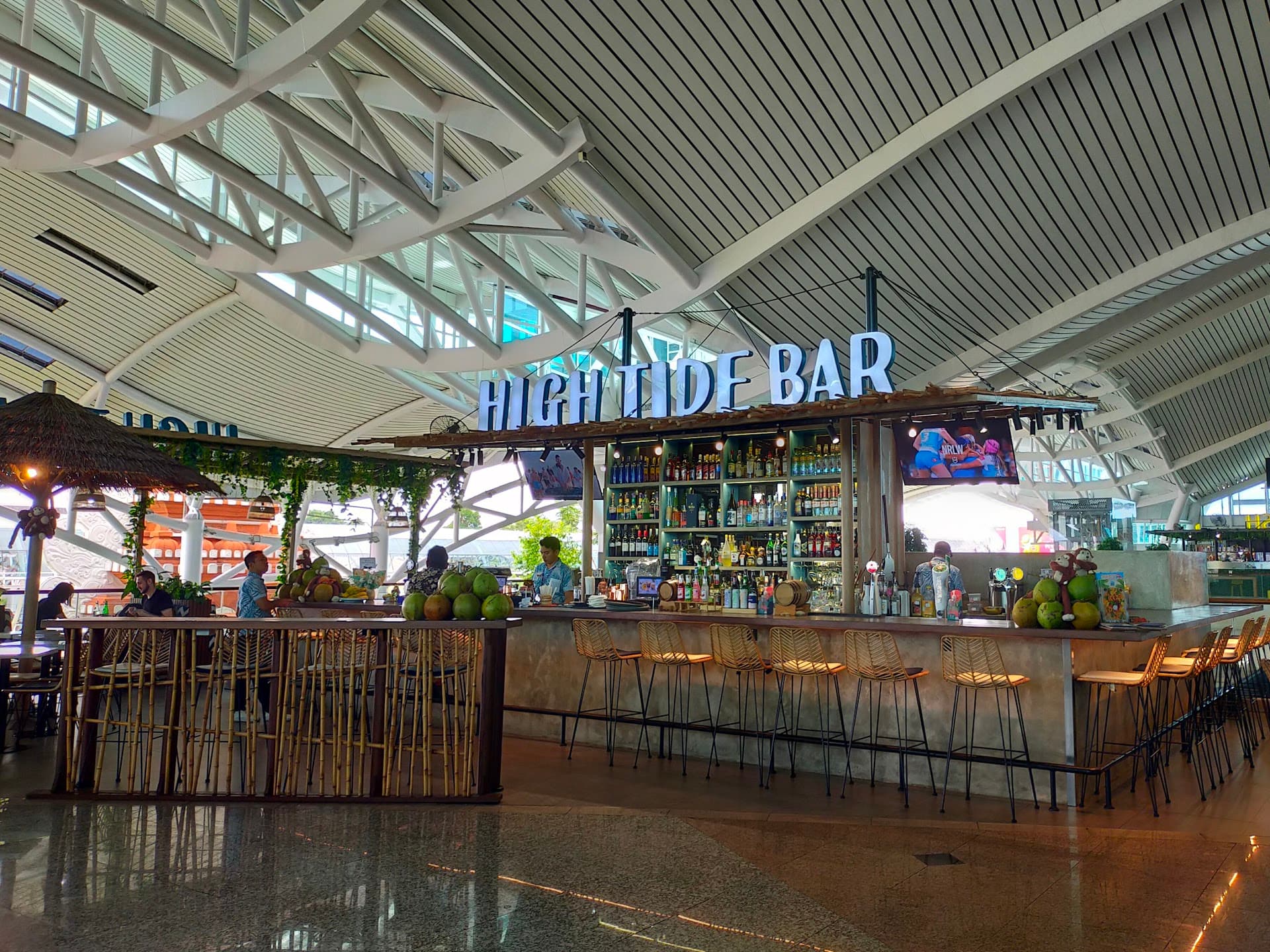 High Tide Bar - Bandar Udara Internasional I Gusti Ngurah Rai 1