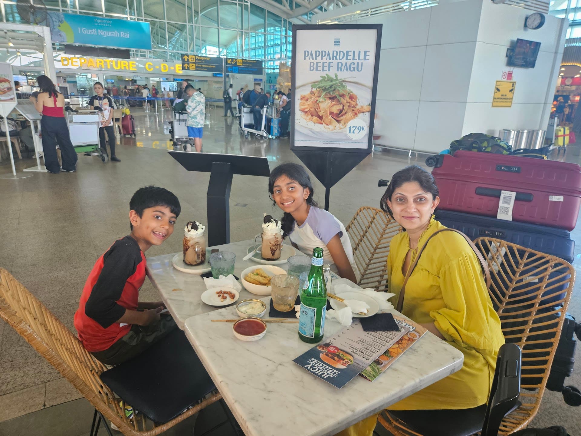 High Tide Bar - Bandar Udara Internasional I Gusti Ngurah Rai 4