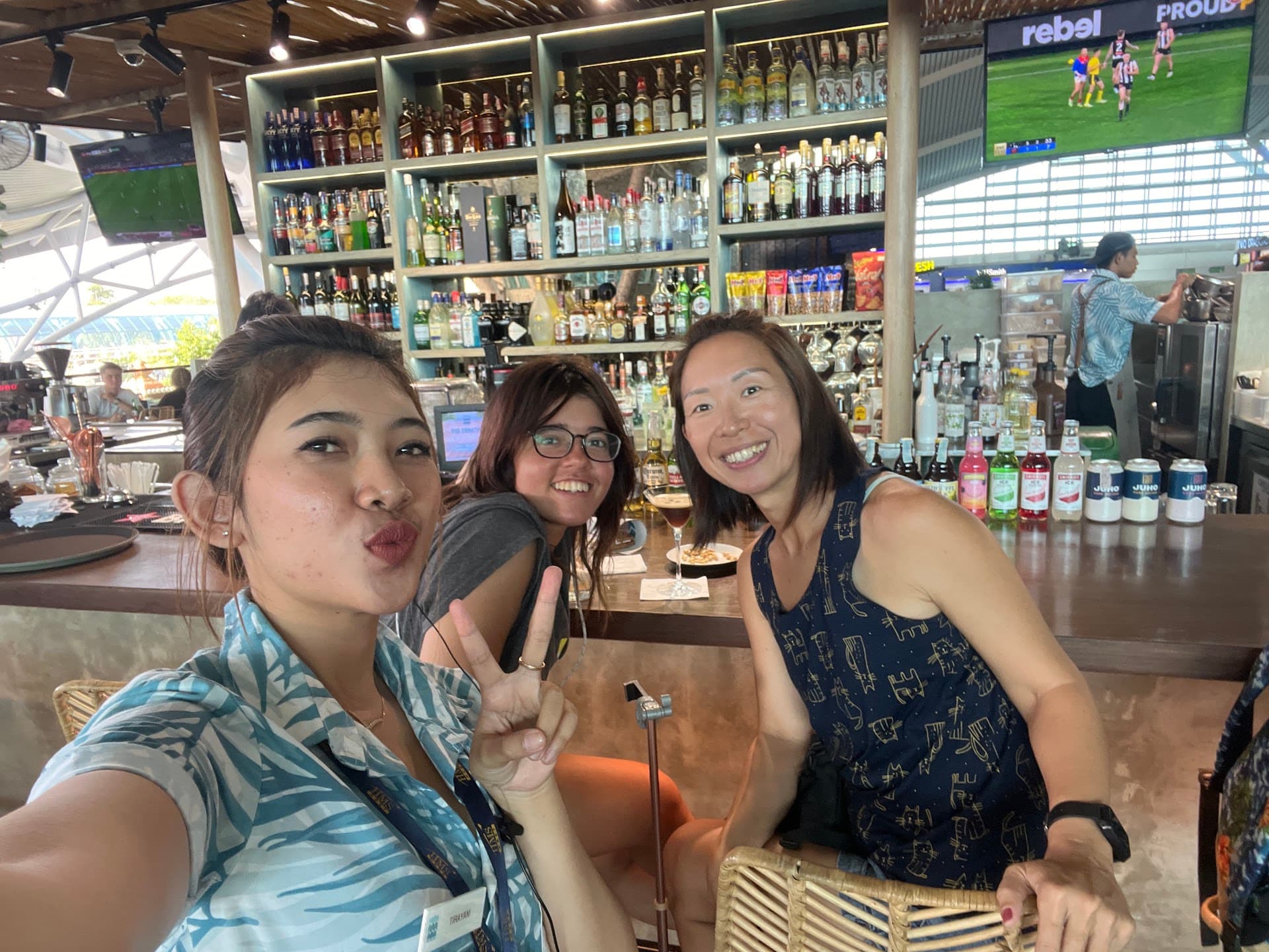 High Tide Bar - Bandar Udara Internasional I Gusti Ngurah Rai 2