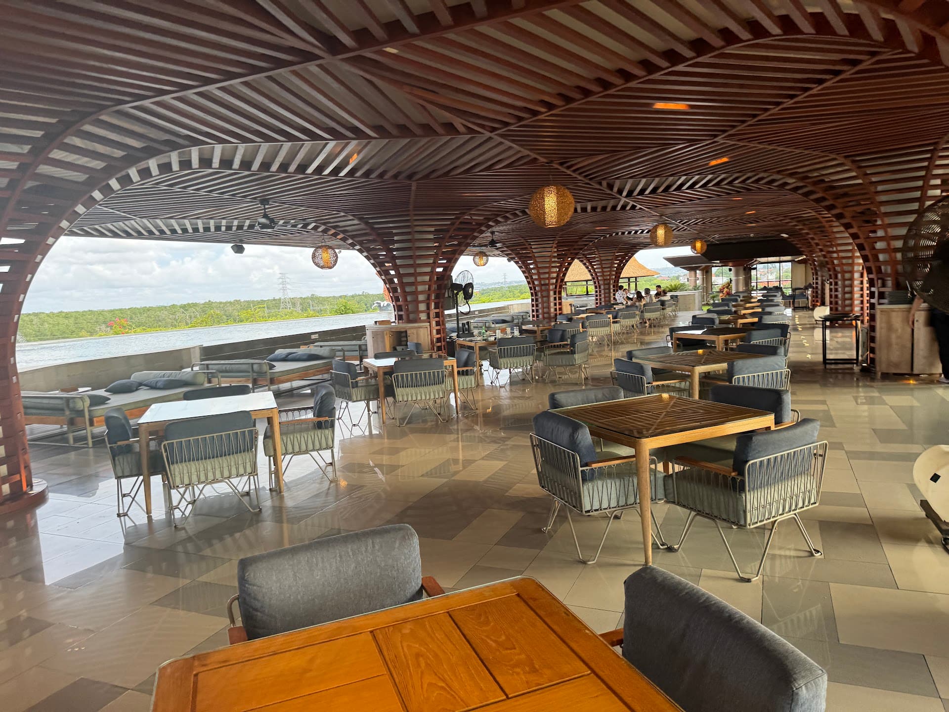 Berlin Gastro Kitchen and Pool Bar 4