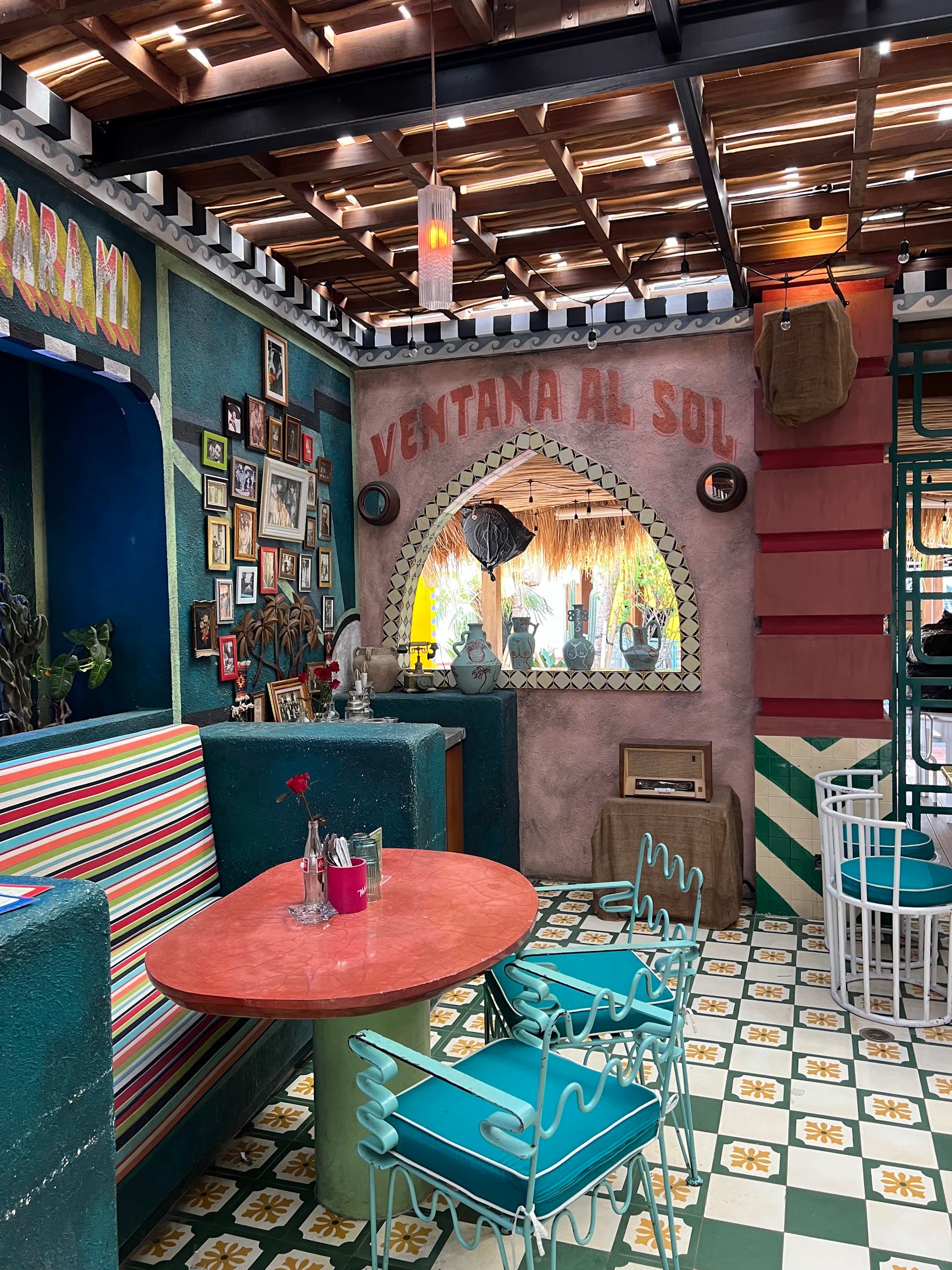 Wajib tahu sebelum nongkrong di Motel Mexicola! Datang lewat jam 9:30, siap-siap dompet & lutut jebol 8