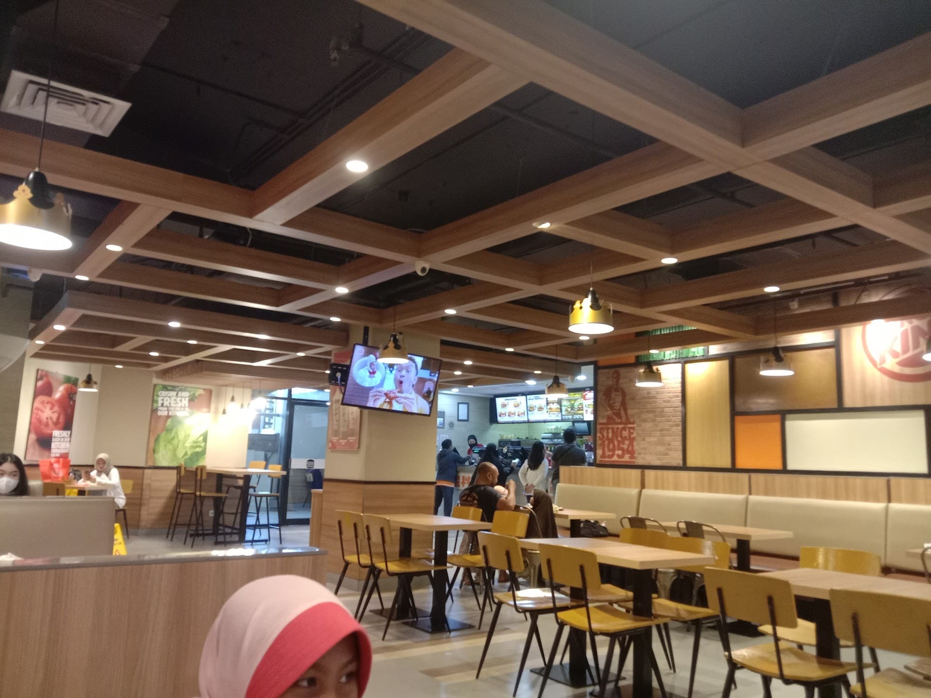 Burger King - Tunjungan Plaza 3 4