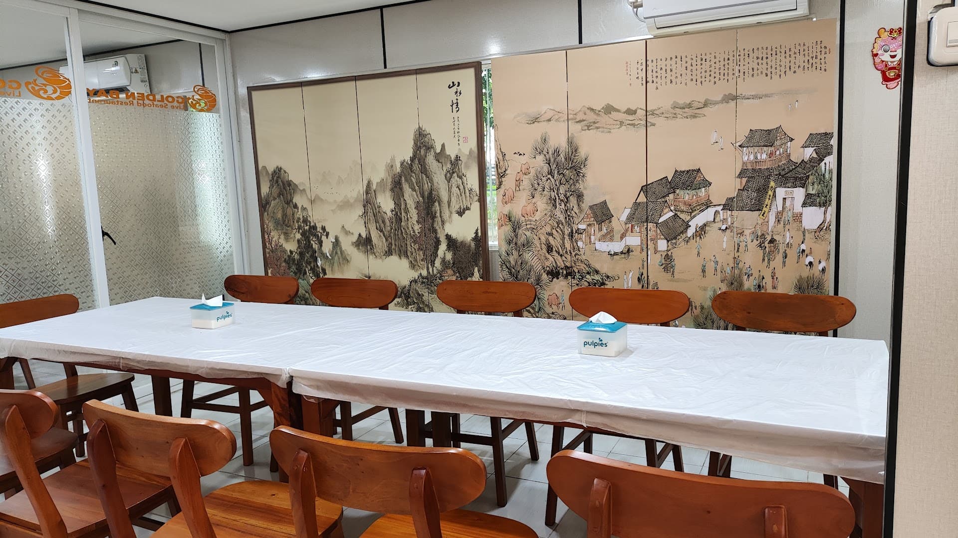 Golden Bay Live Seafood Restaurant Bandung 5