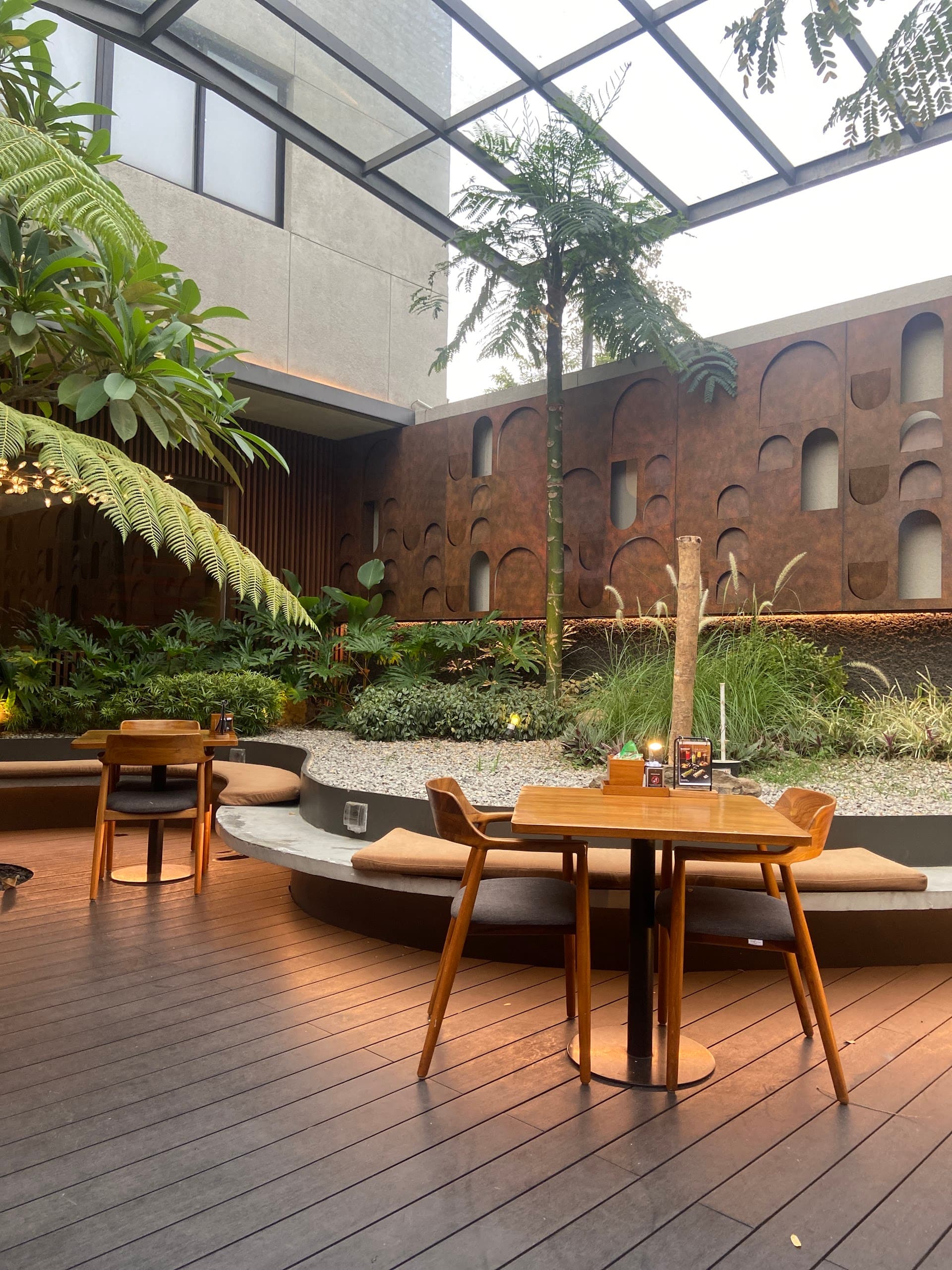 NICHI IZAKAYA & DEN KAISEKI 2