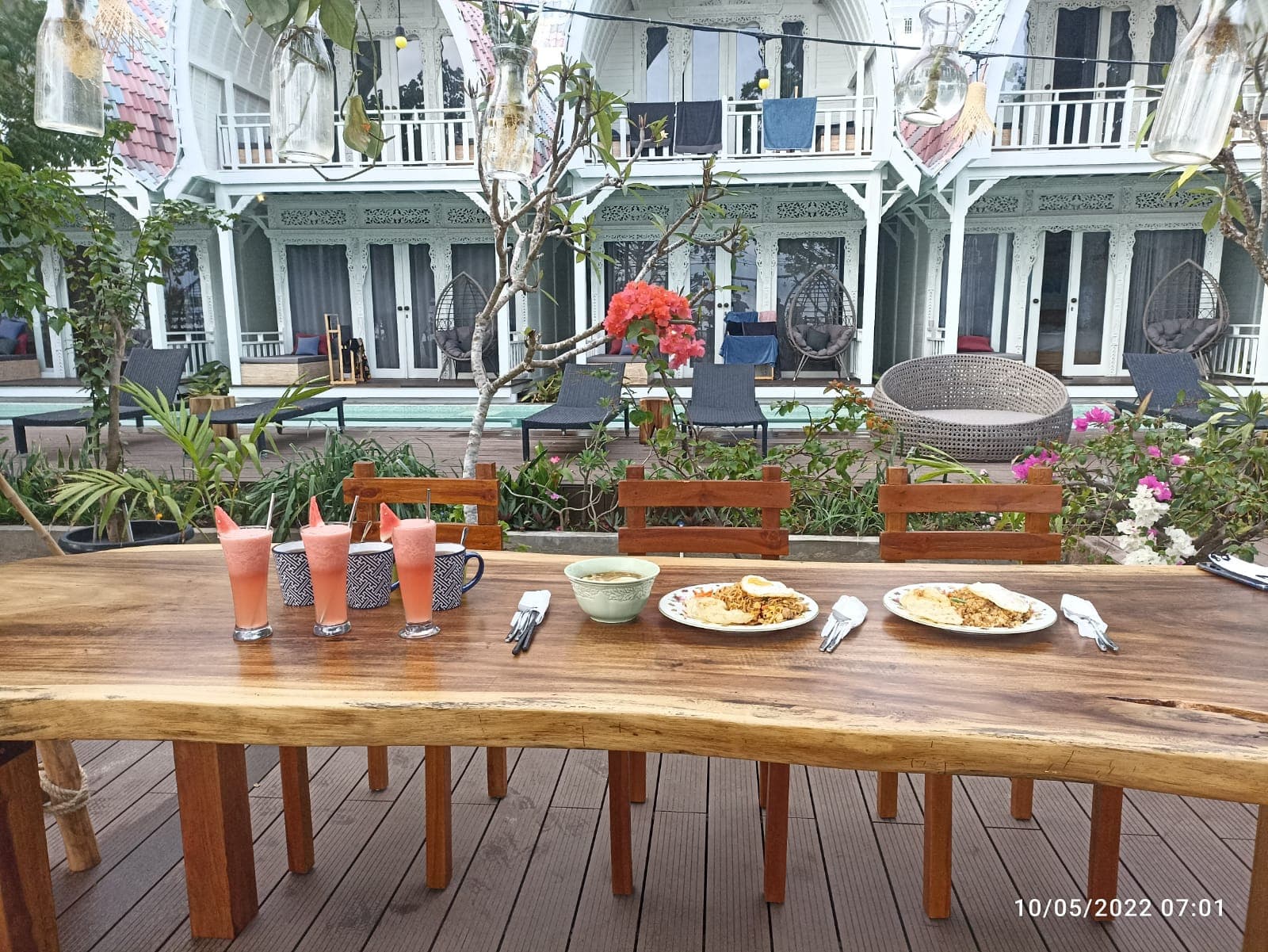 Mambo Beach Restaurant | Beach Bar & Cafe Nusa Penida 2