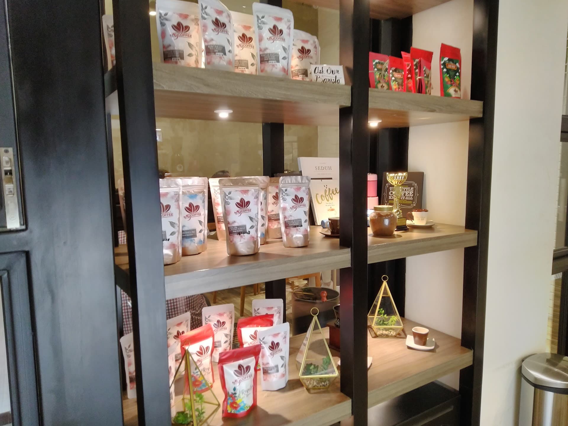 Muyen Coffee and Roastery Tebet 3