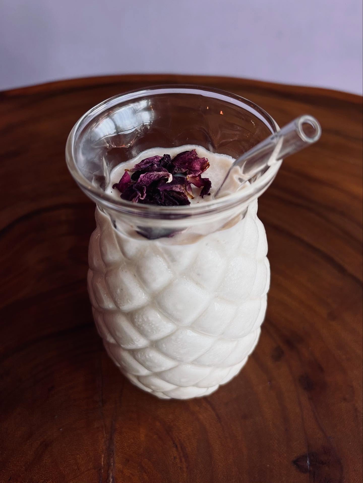 Anjay! Tempat di Jakbar ini nyulap healthy shake jadi kayak cerita dongeng 2