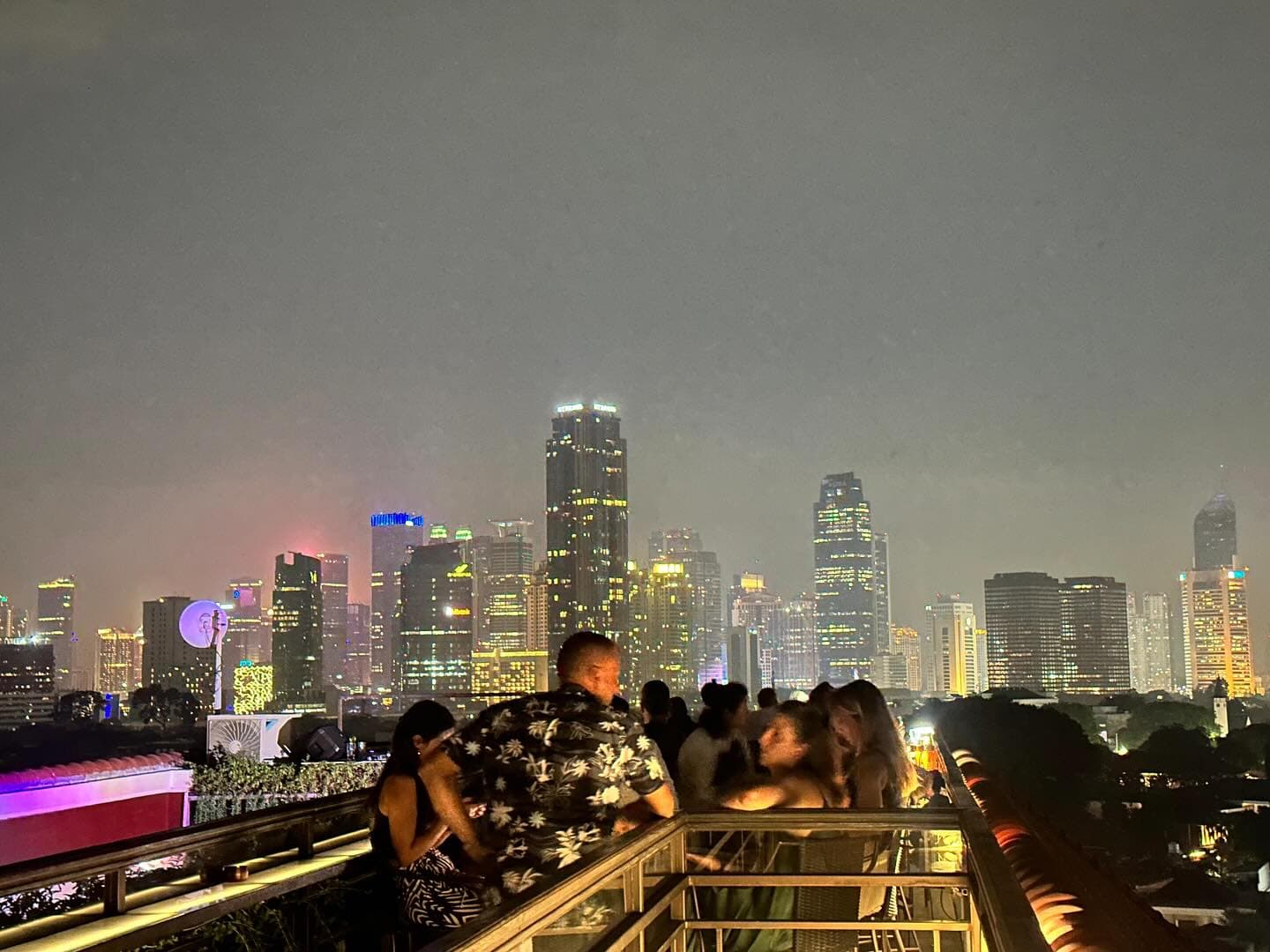 雅加达这家Rooftop,我只为360°日落买单,别的…一言难尽 2