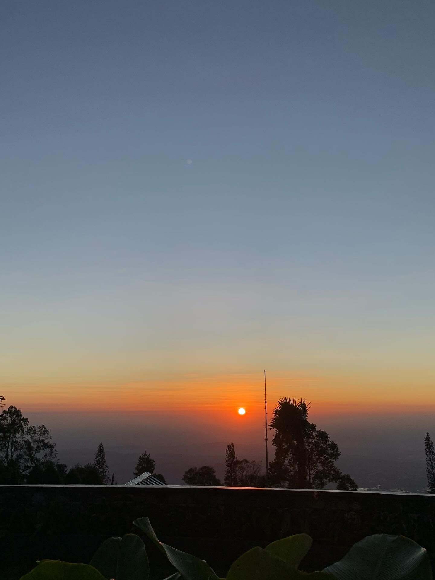 Anjay, demi lautan awan di puncak, mobil gue hampir hancur. Worth it gak sih? 2