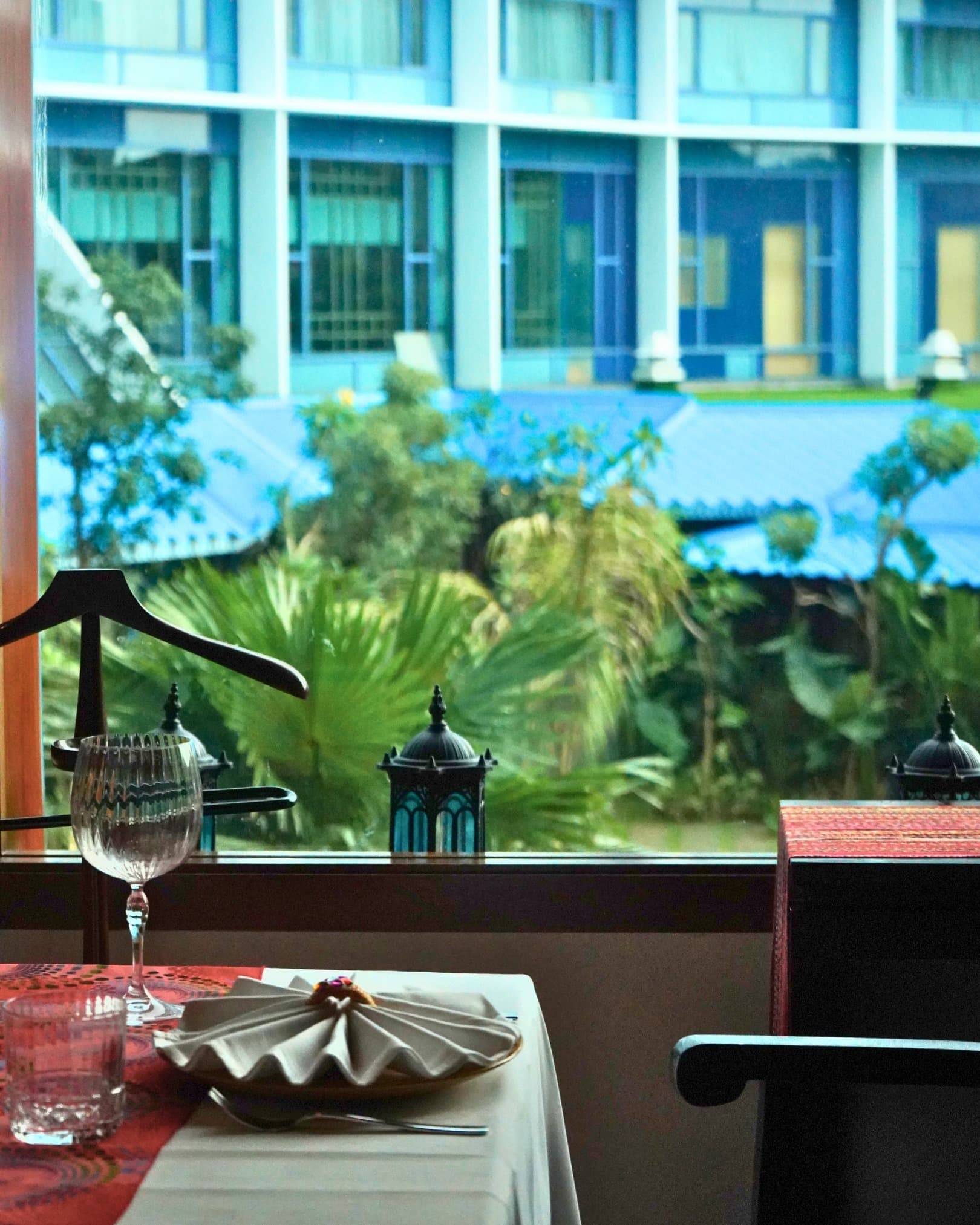 Bingung traktir orang penting? Resto India `Mantap` yang ngumpet di hotel ini bikin kamu auto-keren 3