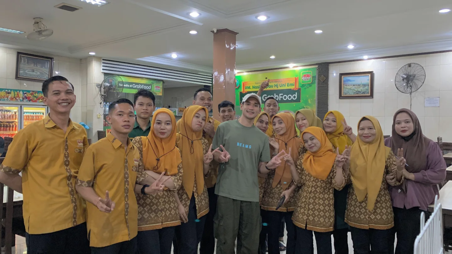 Tempat makan **anjay** di Medan rekomendasi supir **lokal**, ini review jujur gue. 3