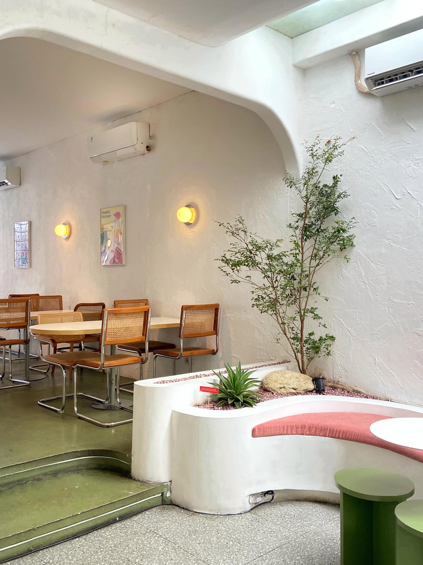 我在万隆达戈区的老房子里,找到了年度最佳可丽饼和最糟心的停车场