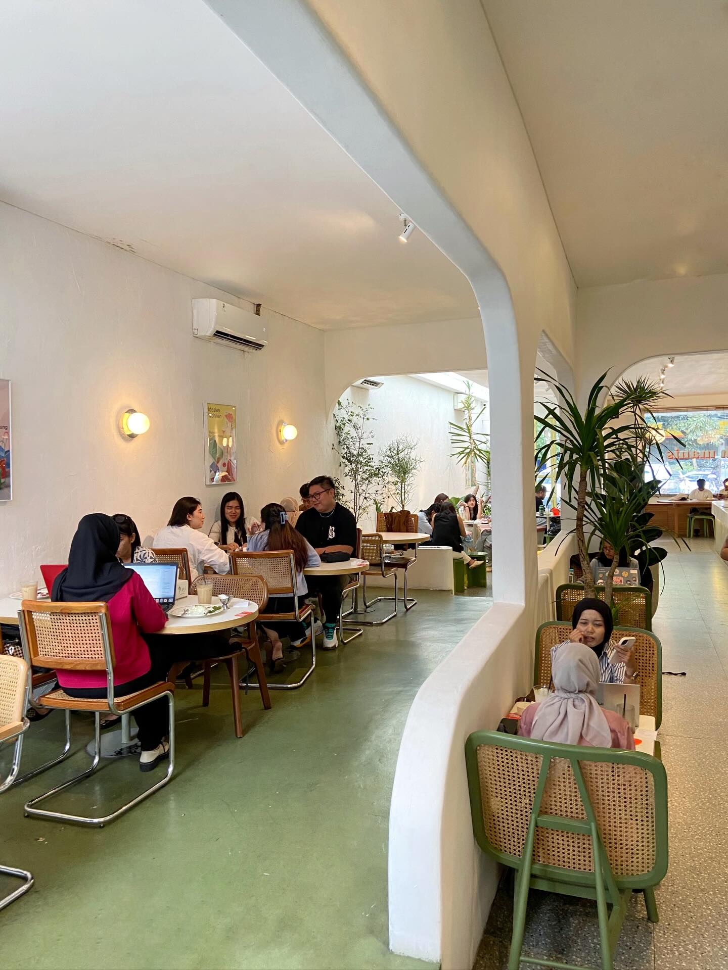 我在万隆达戈区的老房子里,找到了年度最佳可丽饼和最糟心的停车场 2