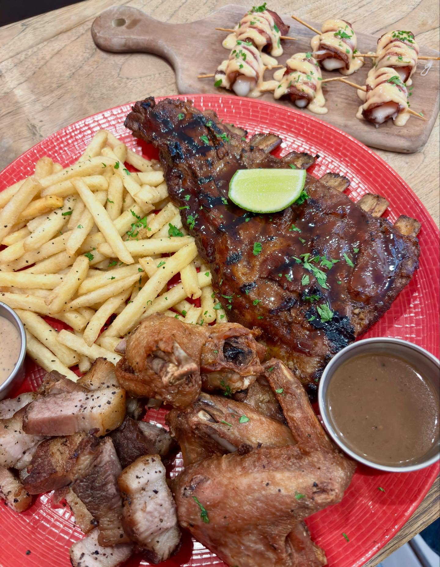 Don't just know Nuri's! This Bali street stall's pork ribs are truly Mantap!