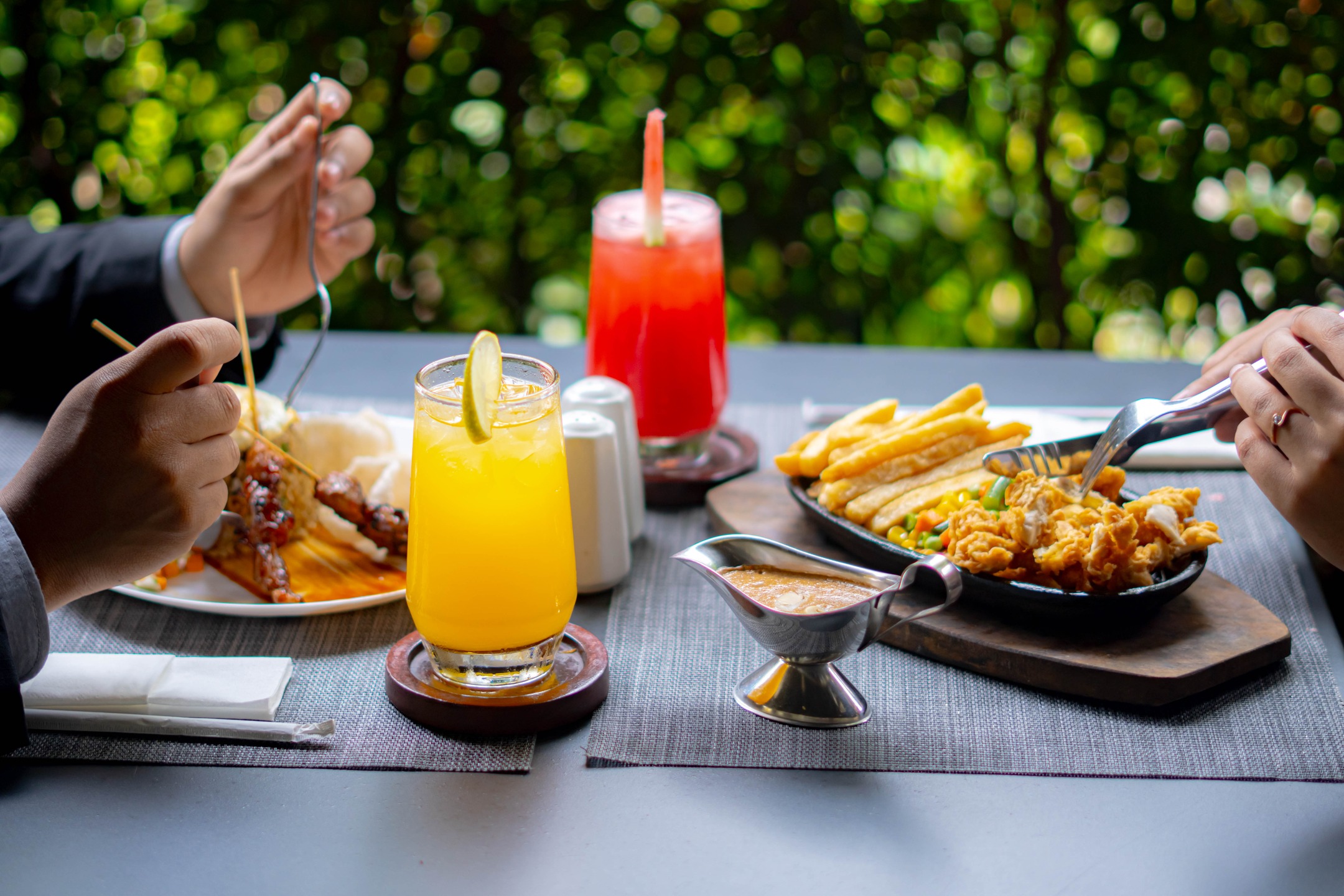 Who says hotel restaurants are a scam? This place in Lampung is Mantap from service to flavor