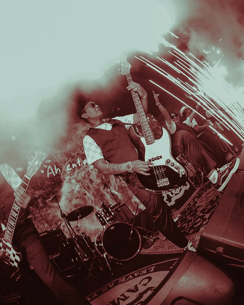 Anjay, HP ilang demi minum murah doang. Camden Bar, beneran worth it gak sih buat nongkrong? 2