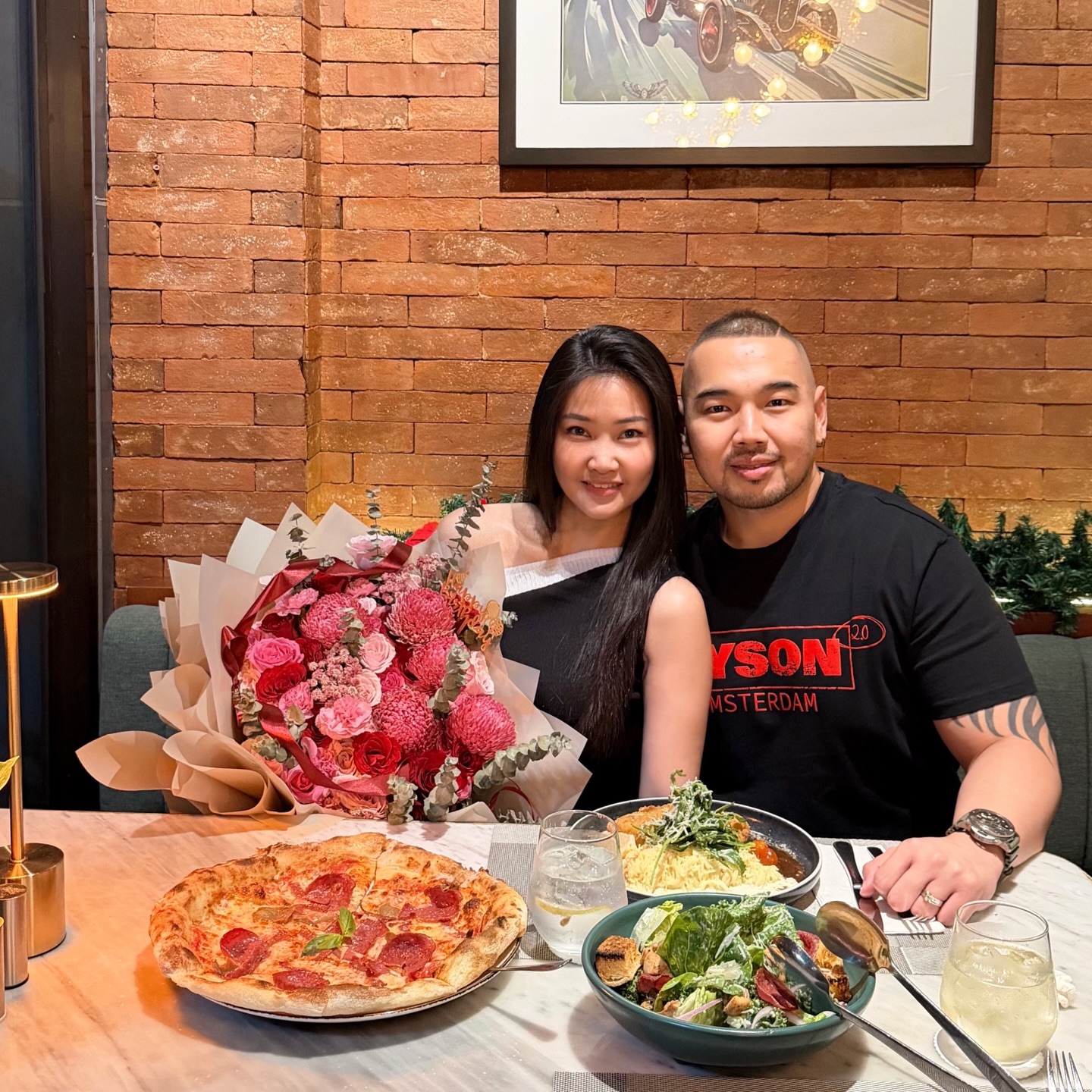 I found the bad reviews for a 4.9-star viral shop... in the trash can.