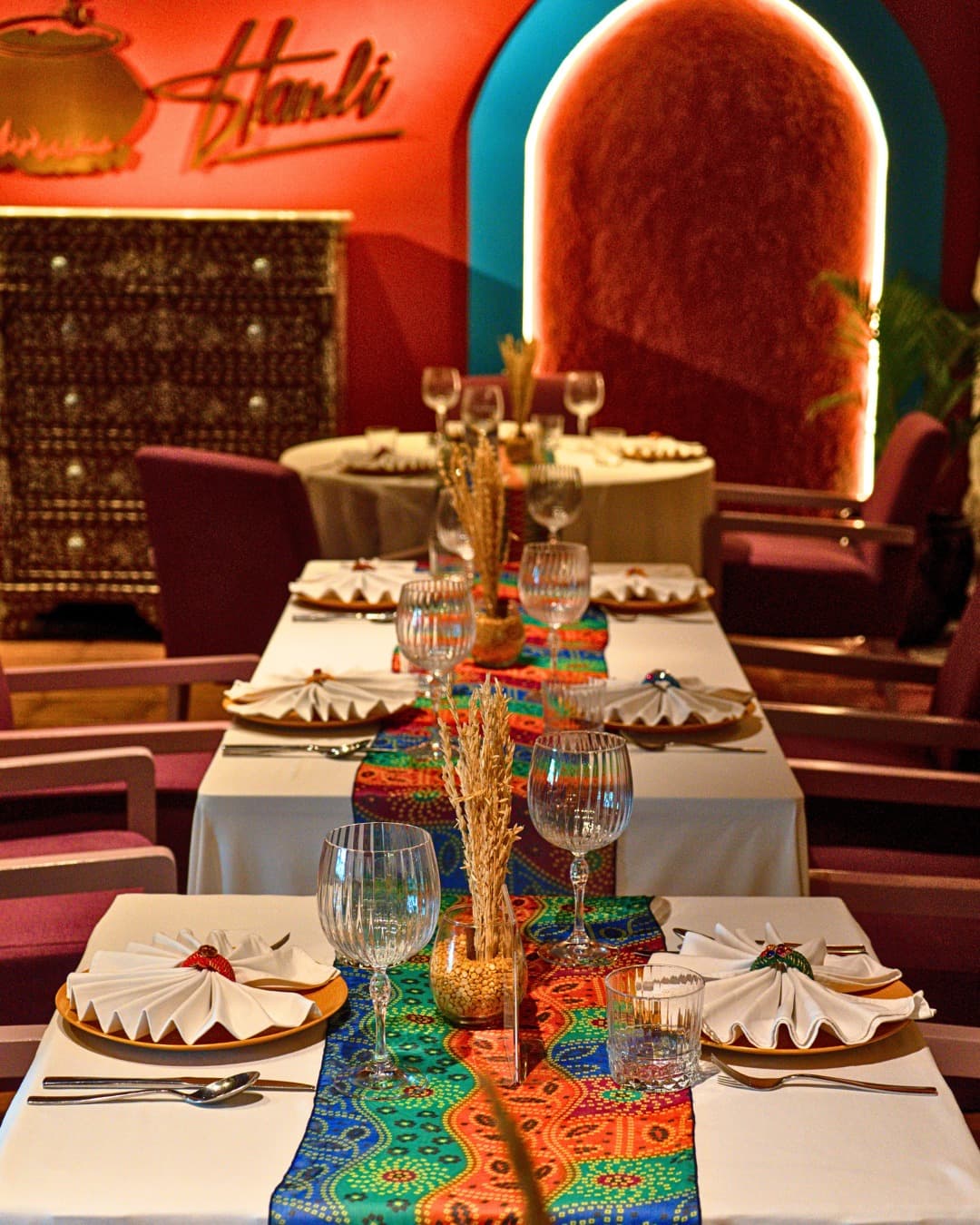 Bingung traktir orang penting? Resto India `Mantap` yang ngumpet di hotel ini bikin kamu auto-keren 2