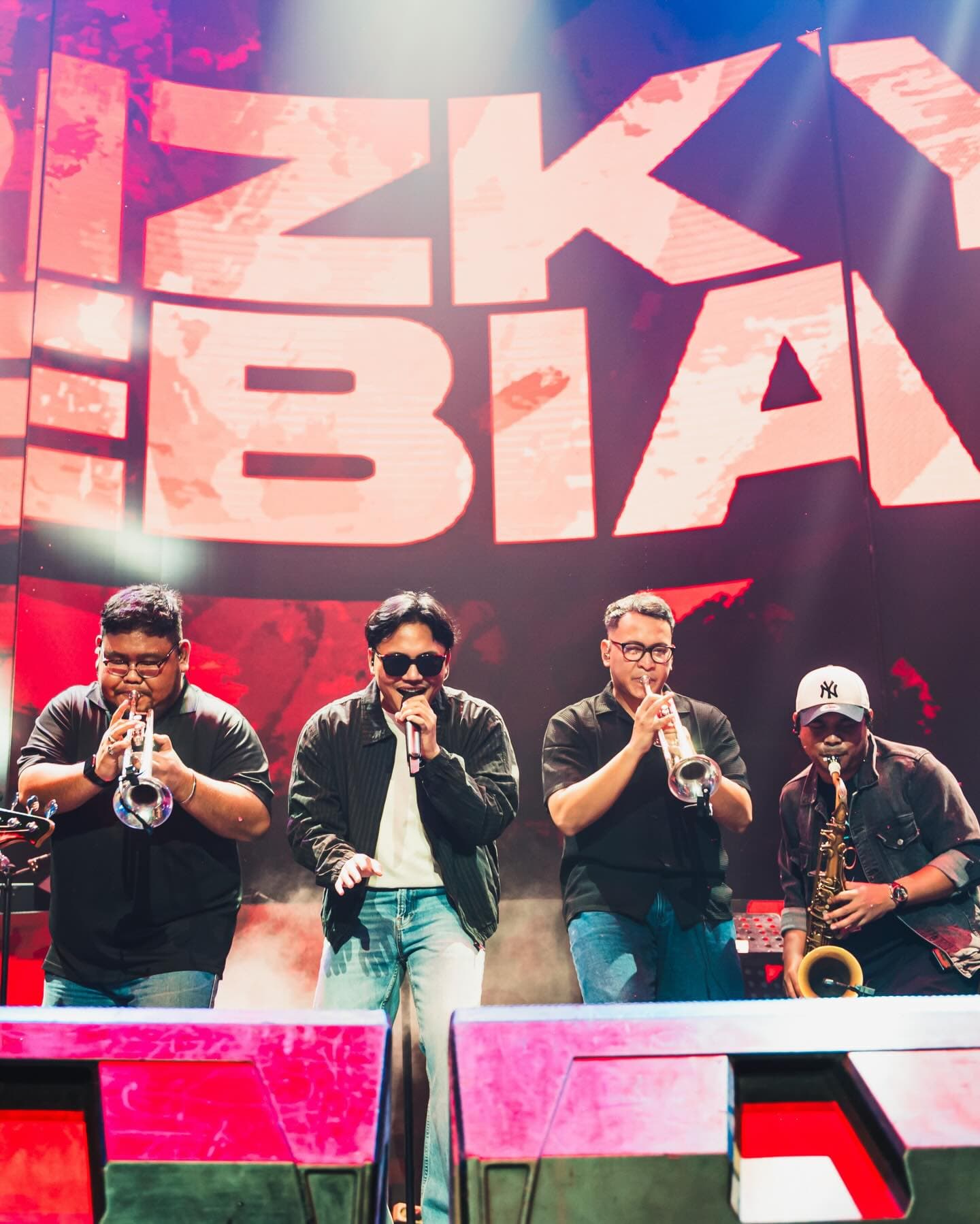 I paid 500k for a ticket in Jakarta, and the DJ played 'Barbie Girl'? 3