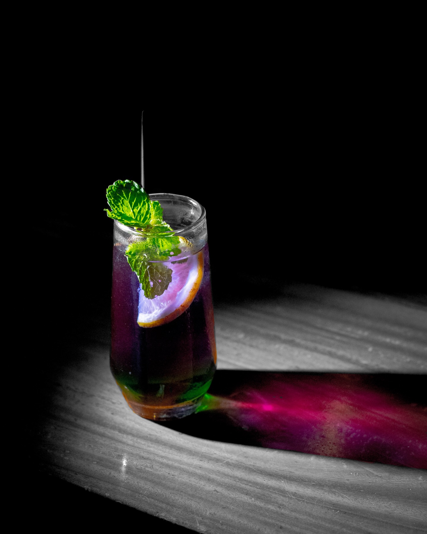 Perfect vibe, but the food & service are a total mystery box? I'm rushing to this new spot in Medan 3