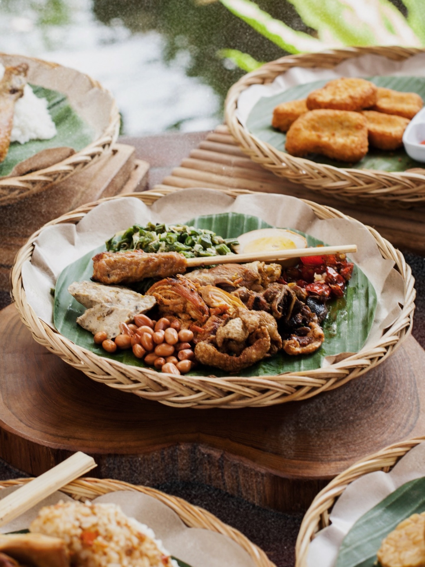 Jangan ketipu luarnya! Nasi ayam di 'desa' Ubud ini, plus minusnya sama-sama nampol!