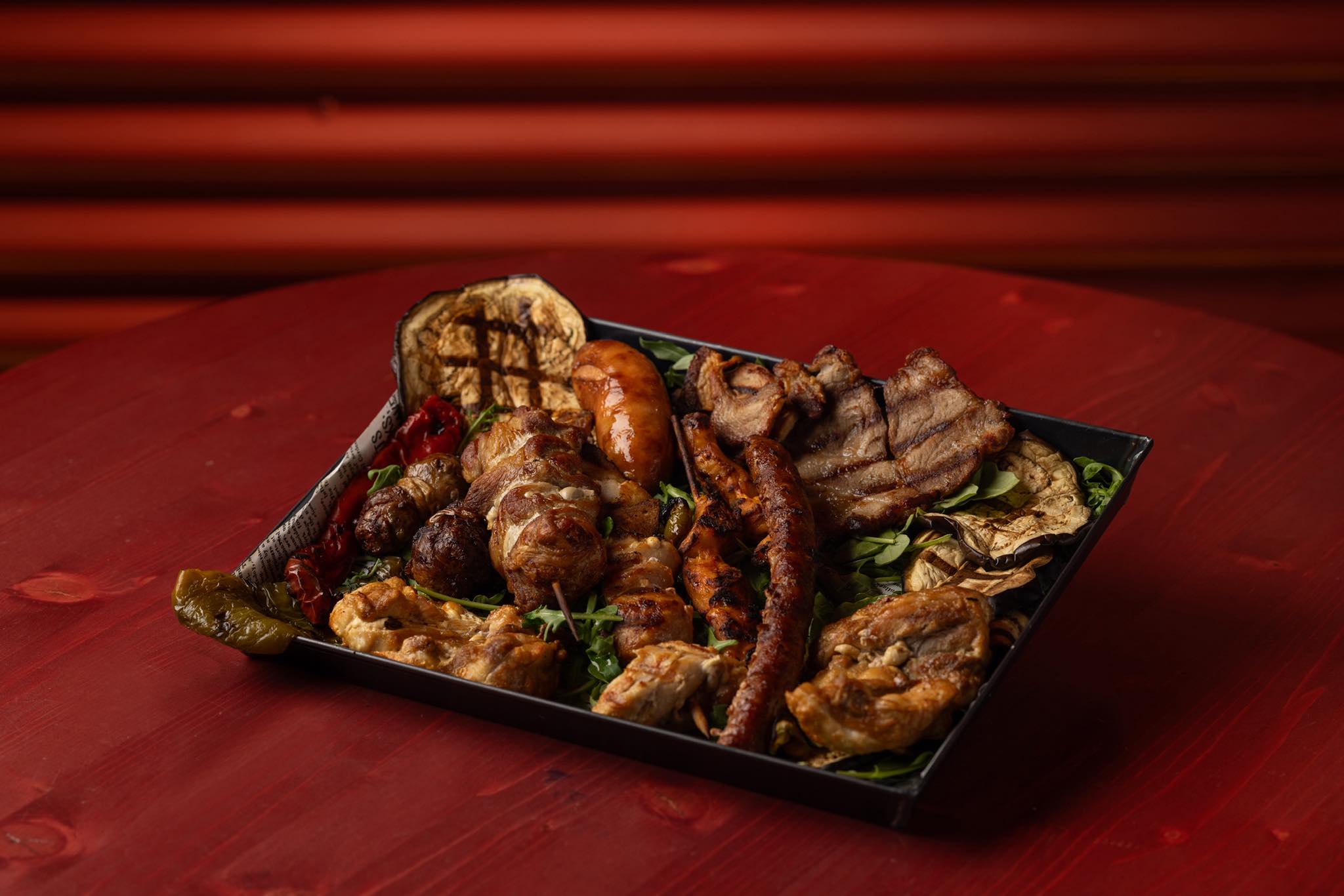 Kafe Raksasa di Makassar! Colokan Mantap Buat Nongkrong & Chill, tapi Servisnya... Anjay