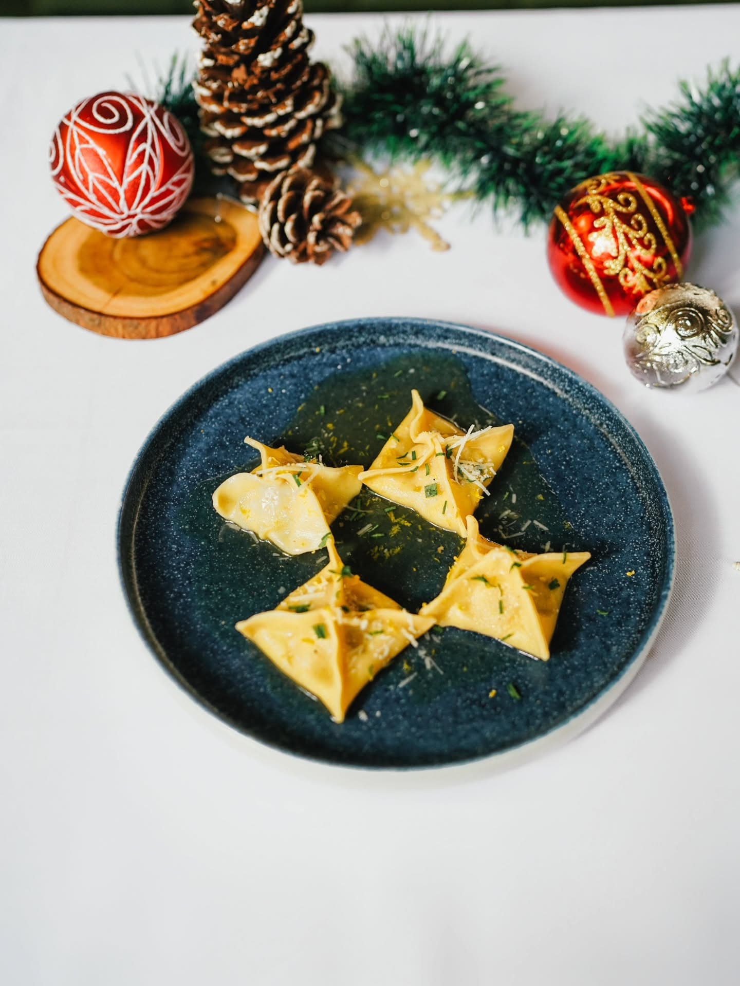 Chefnya asli Italia, tapi kok Carbonara-nya pake bawang bombay? Gue wakilin kalian ribut duluan 3