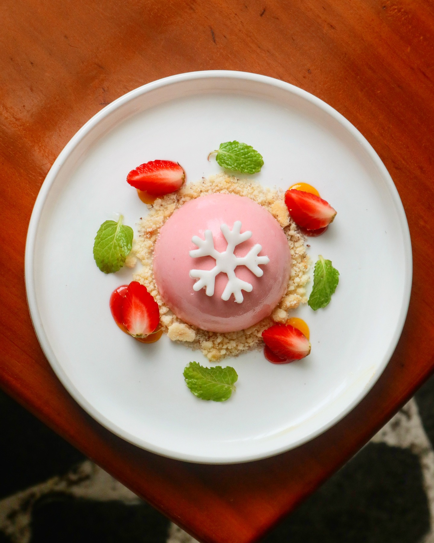 Came for the Dragon Fruit Fried Rice, almost left because of the smoke… This Semarang spot is something else. 6