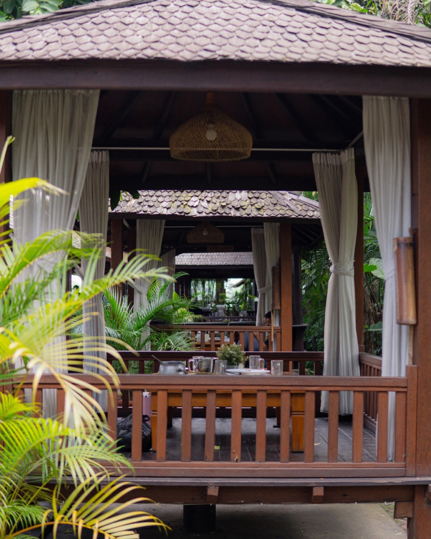 雅加达带娃党请进!这个湖边亲子餐厅,劝你三思而后行