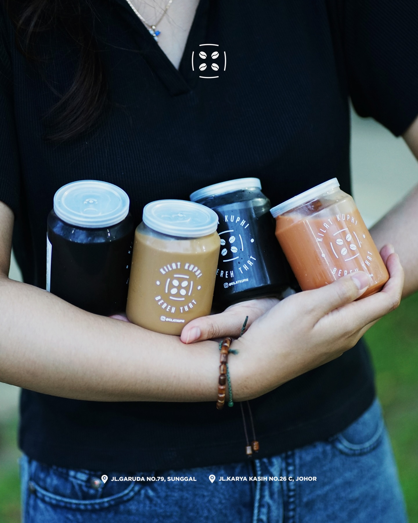 I waited an hour at this "Canteen Cafe" in Medan, and... 6