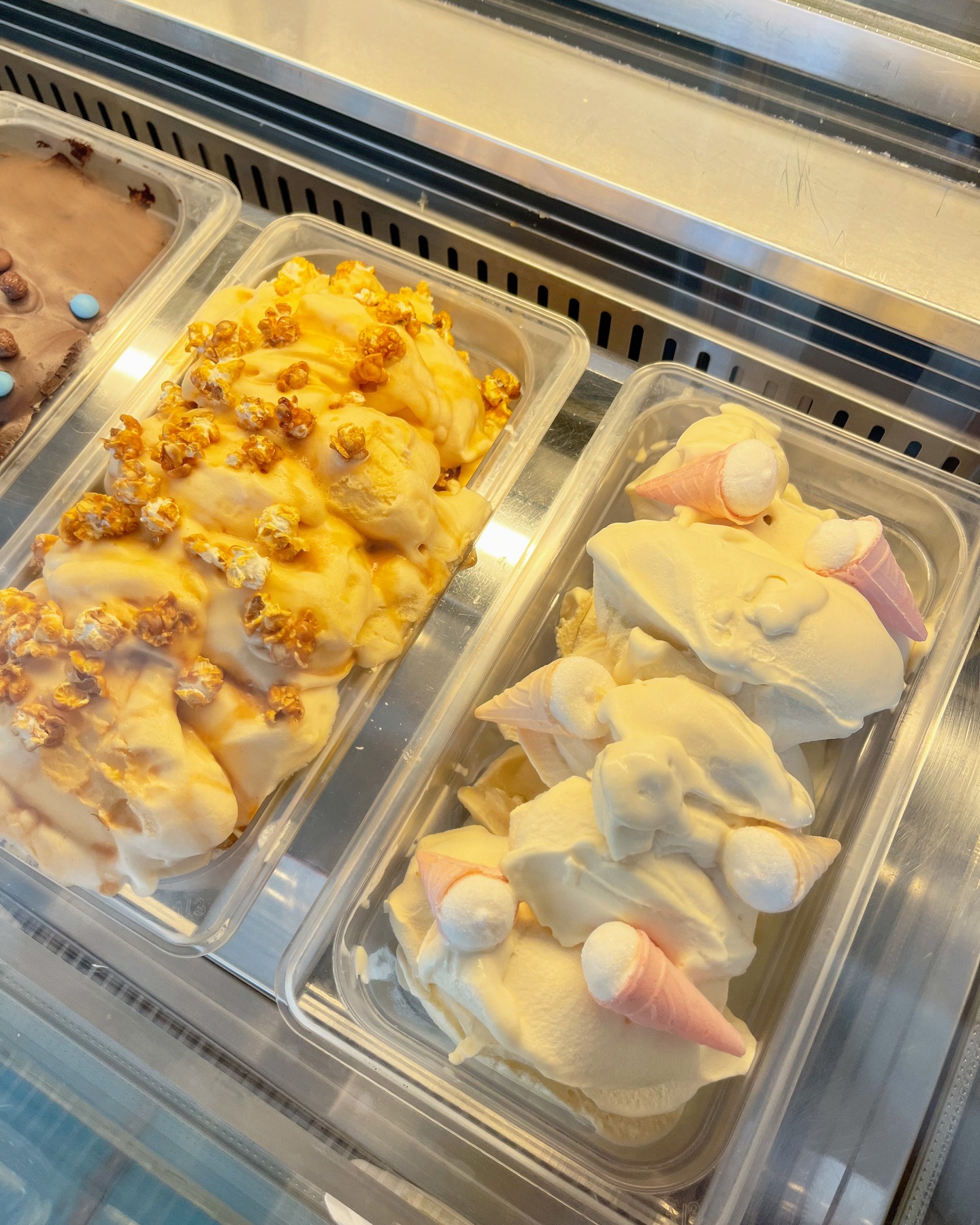 Came for the Dragon Fruit Fried Rice, almost left because of the smoke… This Semarang spot is something else. 2