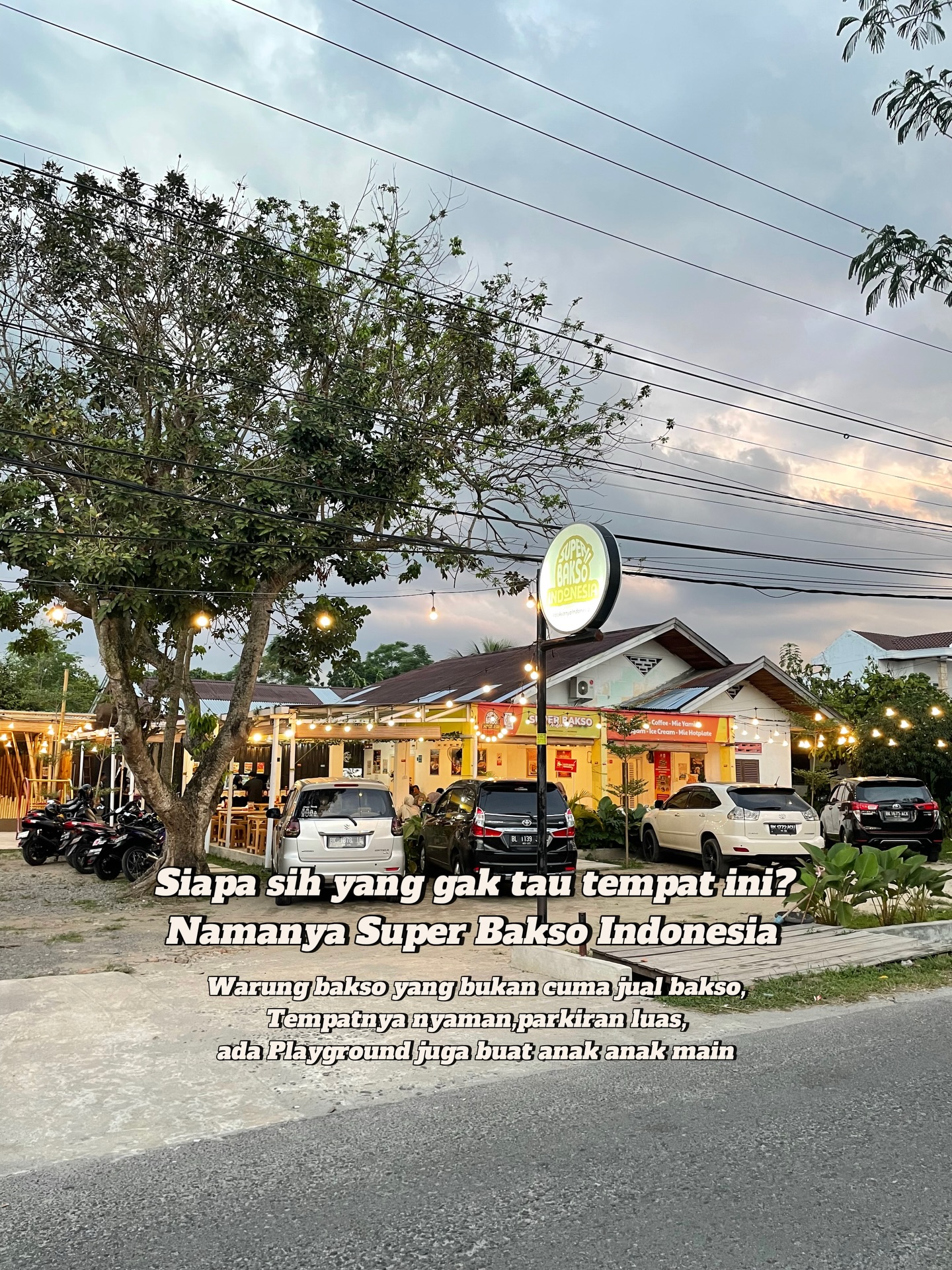 Under 30k per person, and this Bakso shop's toilet is more thoughtful than a 5-star hotel's?