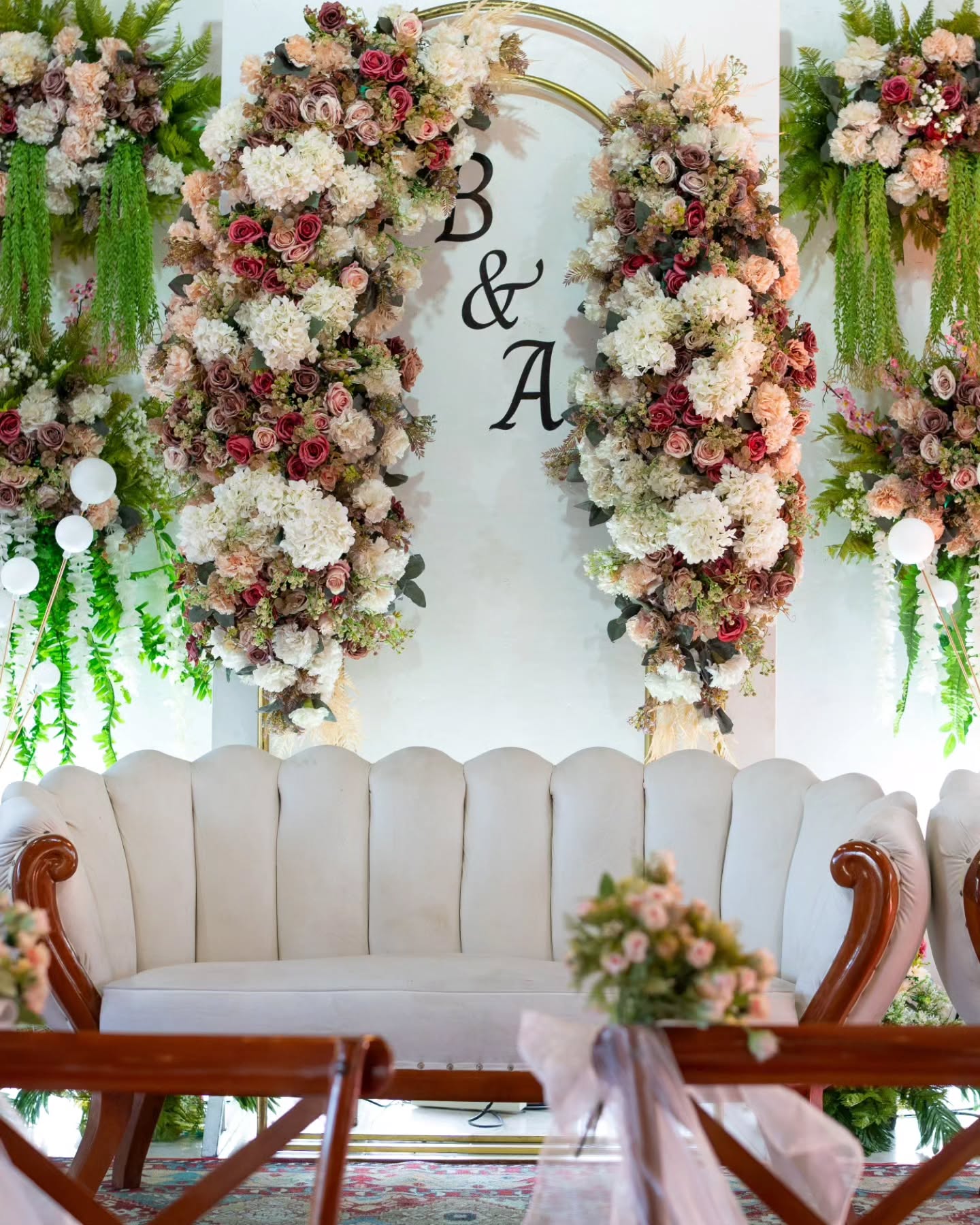 4.8 stars on Google? So what? My advice for this viral lakeside restaurant: have zero expectations for the service. 3