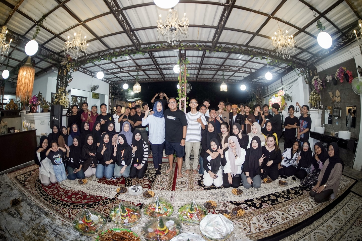 Leaving Lampung? Don't just buy any souvenir! This is the banana chip center all the Lokal people are rushing to