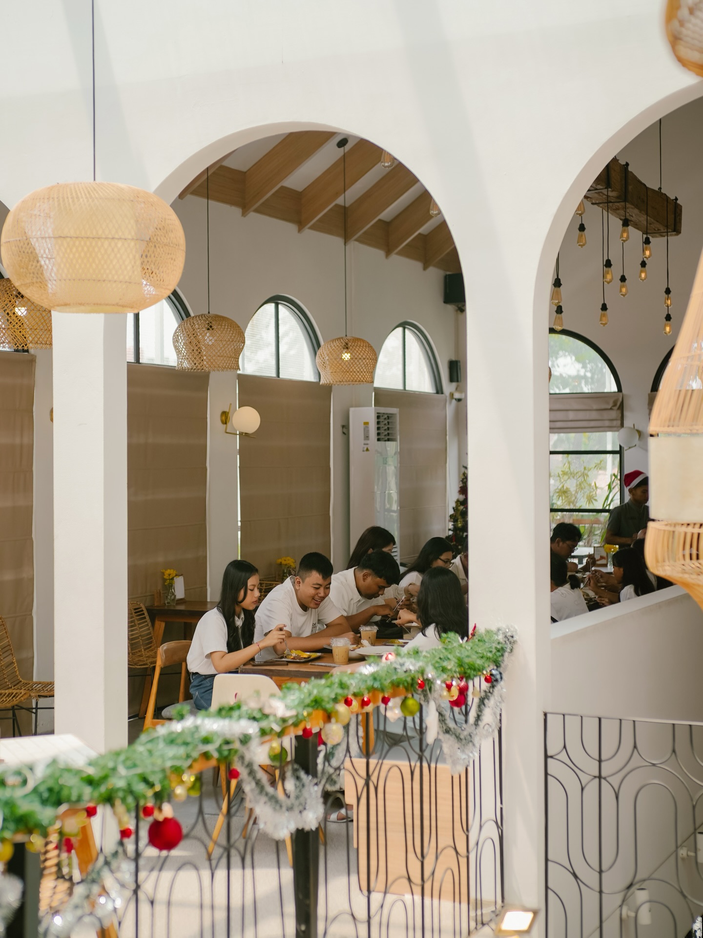 Perfect Ambiance, Terrible Service? Should I praise or diss this viral spot in Semarang…