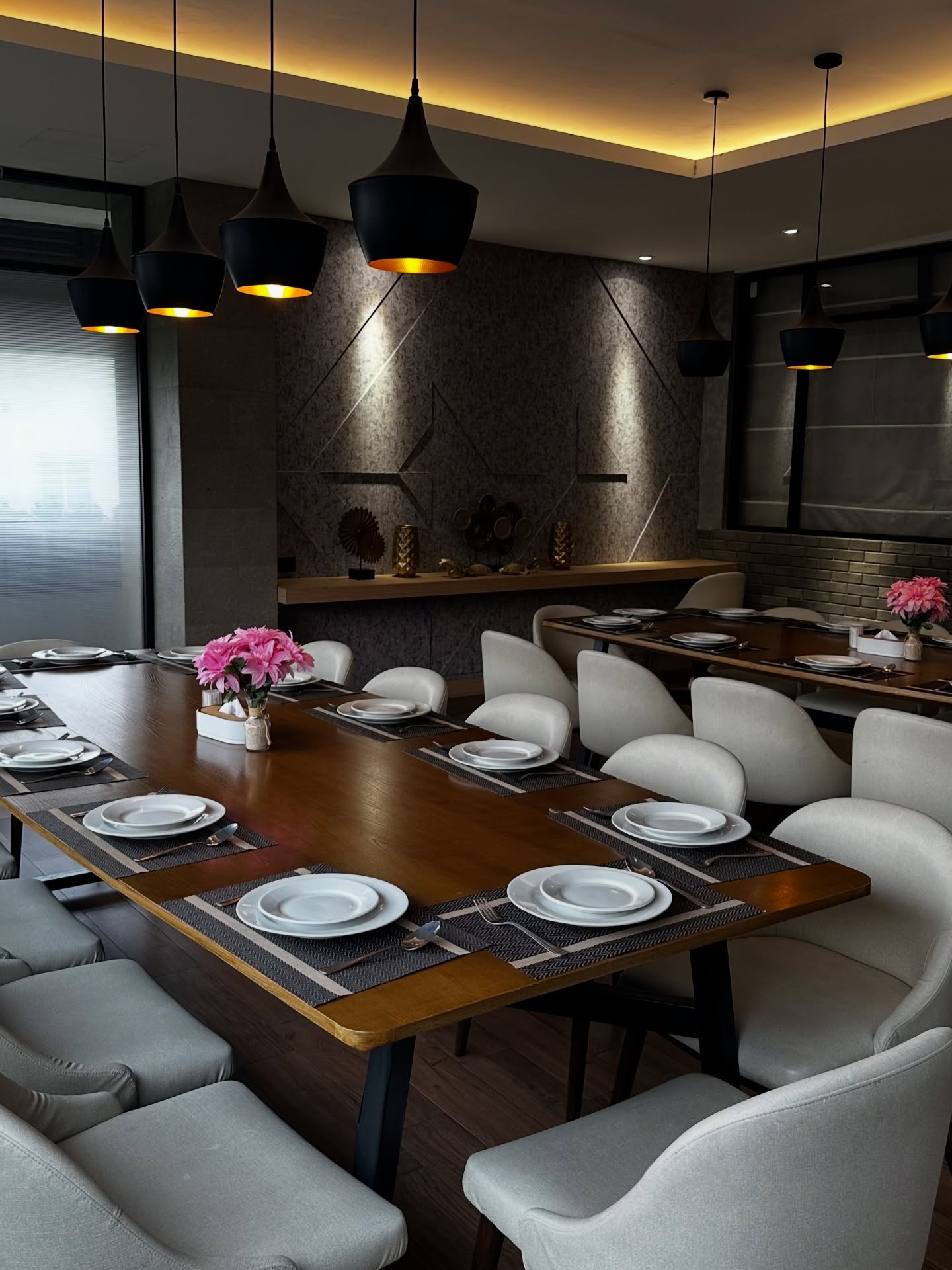 The 'deluxe' Bandar Djakarta: Fly-free, but service-free? 🤔