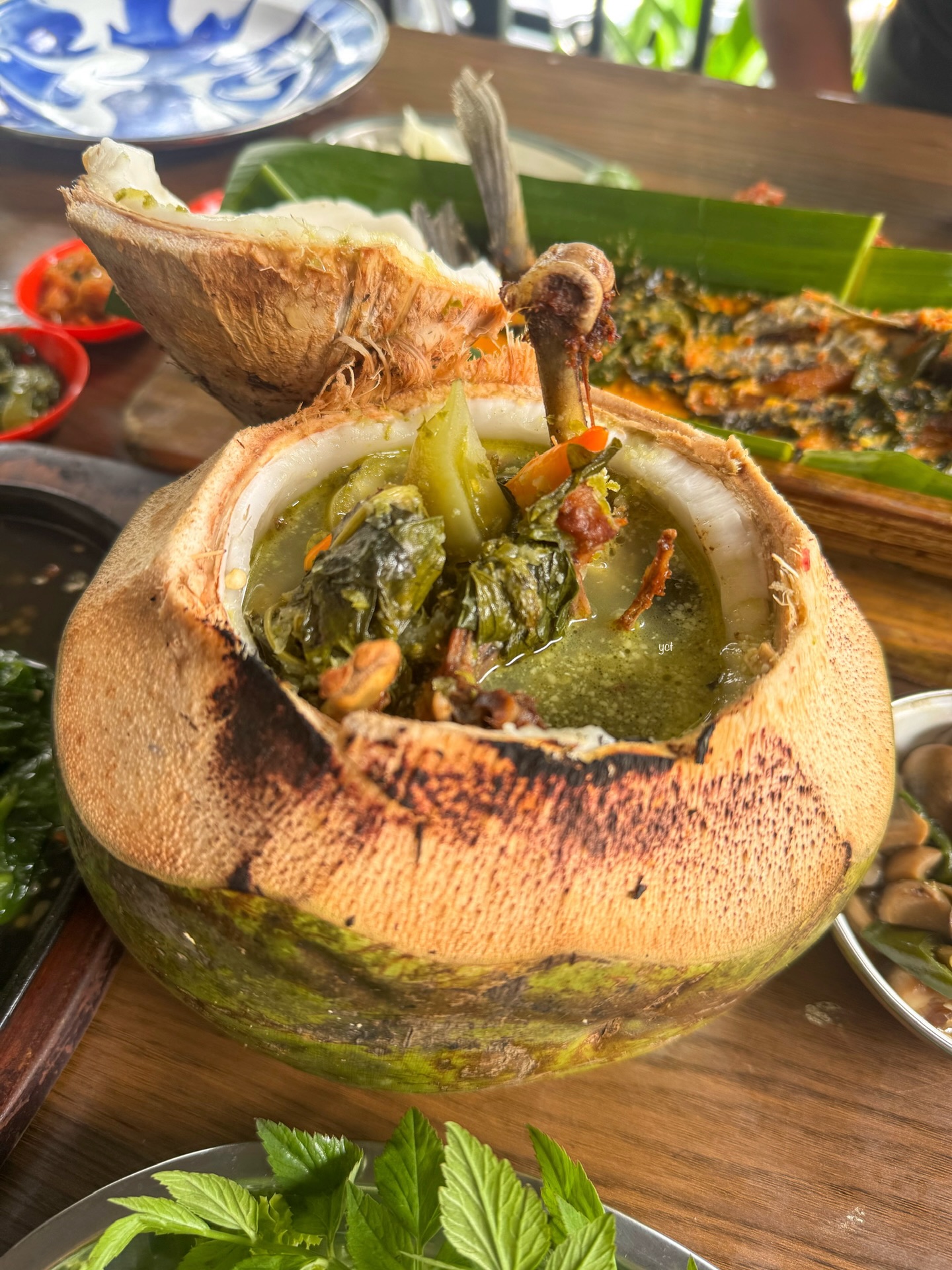 Stuffed for 50k per person, Bandung's "Mother-in-law's House" food is incredibly delicious!