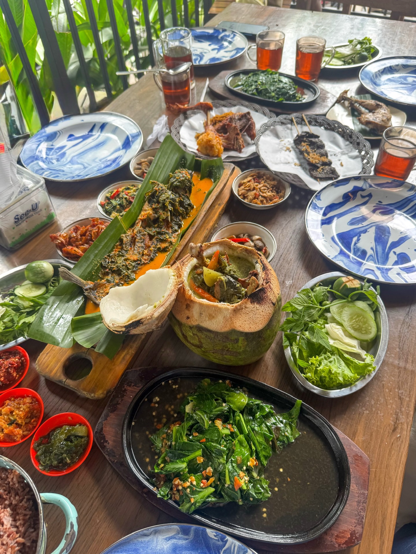 Stuffed for 50k per person, Bandung's "Mother-in-law's House" food is incredibly delicious! 3