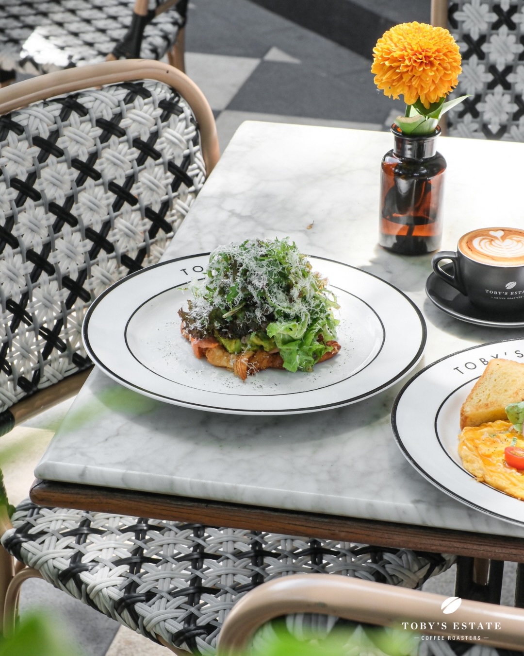 A 4.9-Star 'God-Tier' Spot on Google? I Got a Steak Fail at Toby's Estate in Palembang... 4