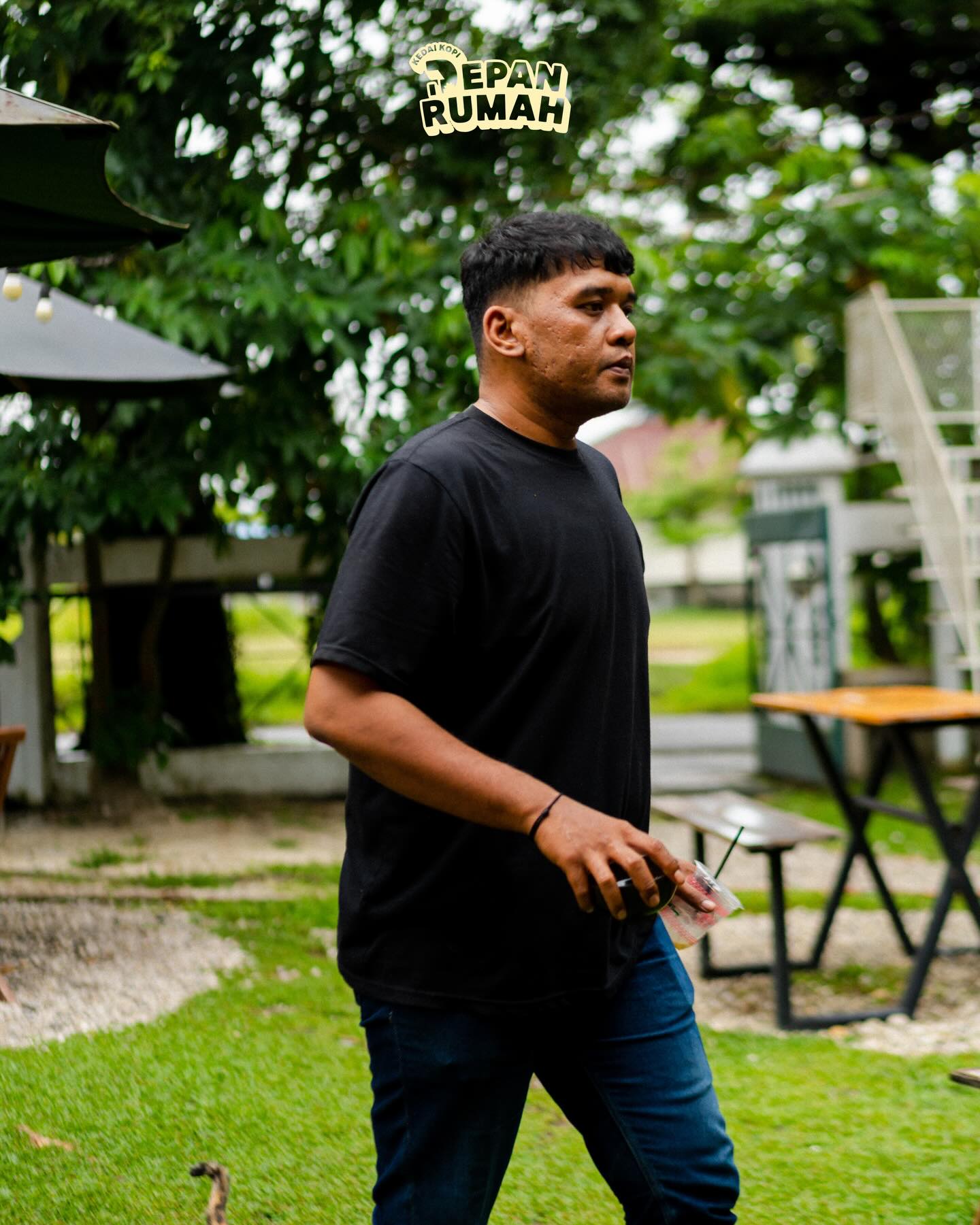 I declare, the best Nongkrong spot in Pekanbaru is hidden in someone's backyard 6