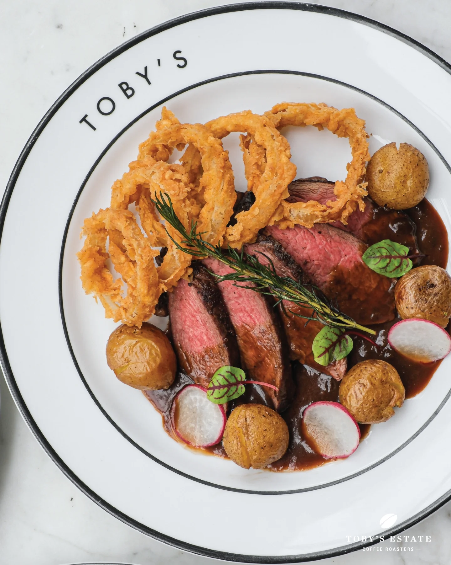 A 4.9-Star 'God-Tier' Spot on Google? I Got a Steak Fail at Toby's Estate in Palembang... 2