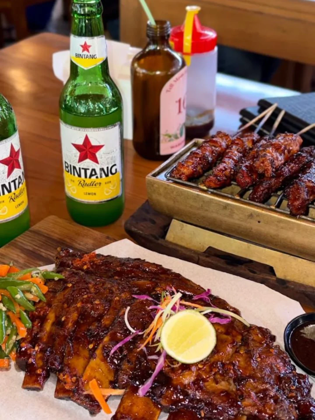 Iga Babi Panggang rating Google 4.8 bintang, kok malah mau aku blacklist? Toko viral Seminyak ini bikin dilema!