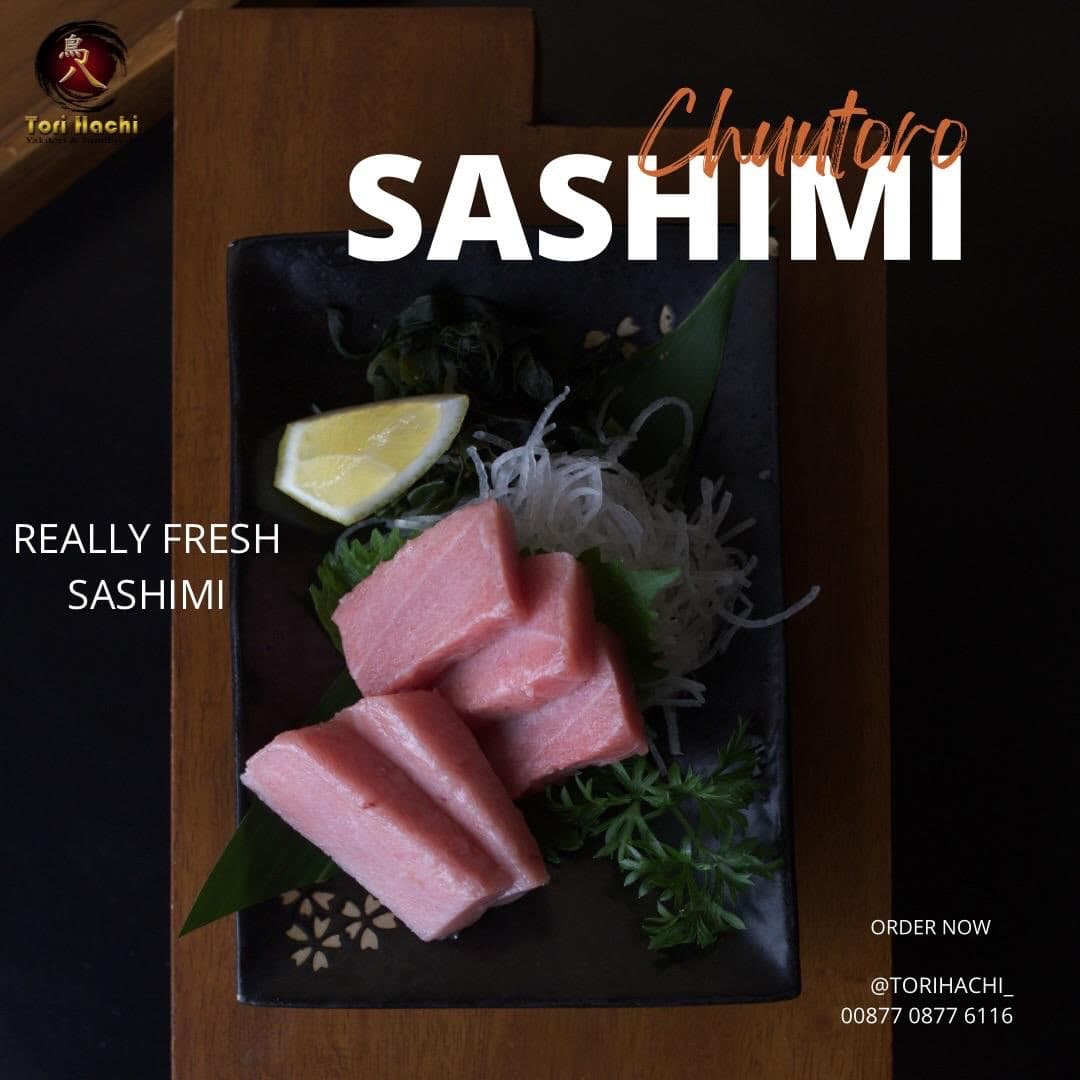 走进Tori Hachi,我旁边的三桌客人居然都在说日语… 2