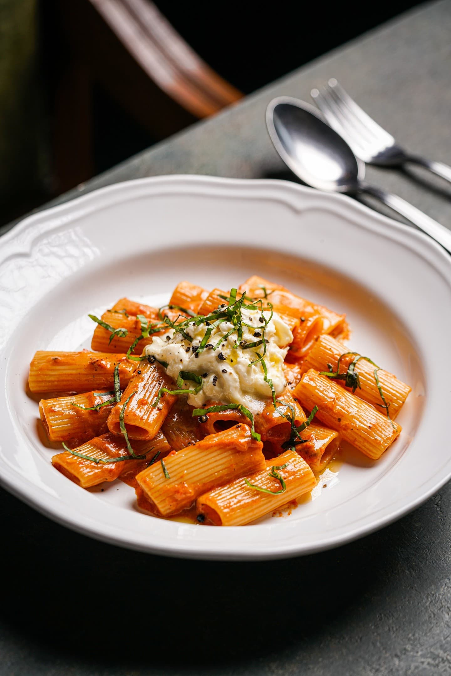 Sist, mau anniversary-an di Jakarta? Wajib save review jujur Bistecca ini biar gak zonk